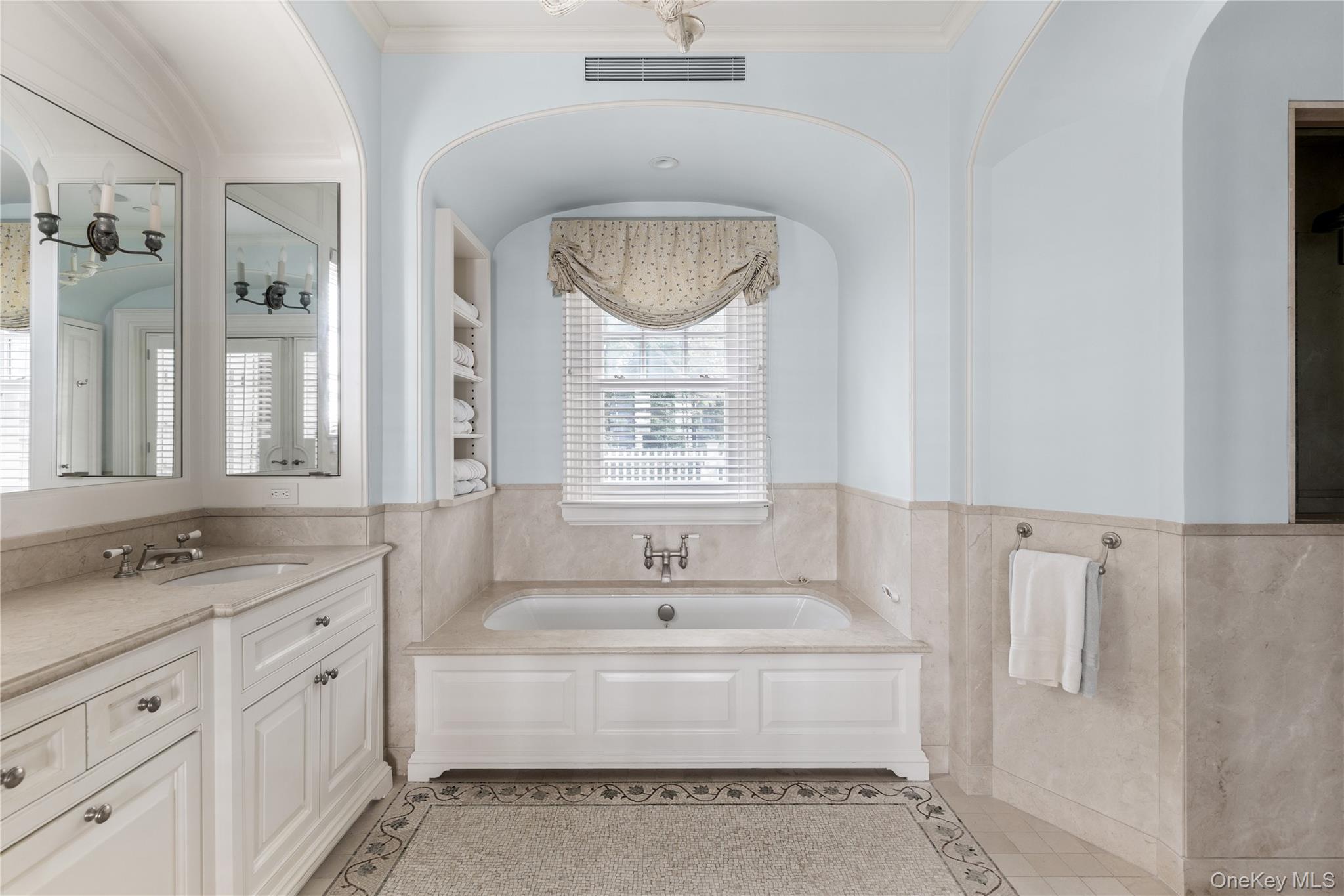 75 Cove Neck Road, Cove Neck, NY 11771