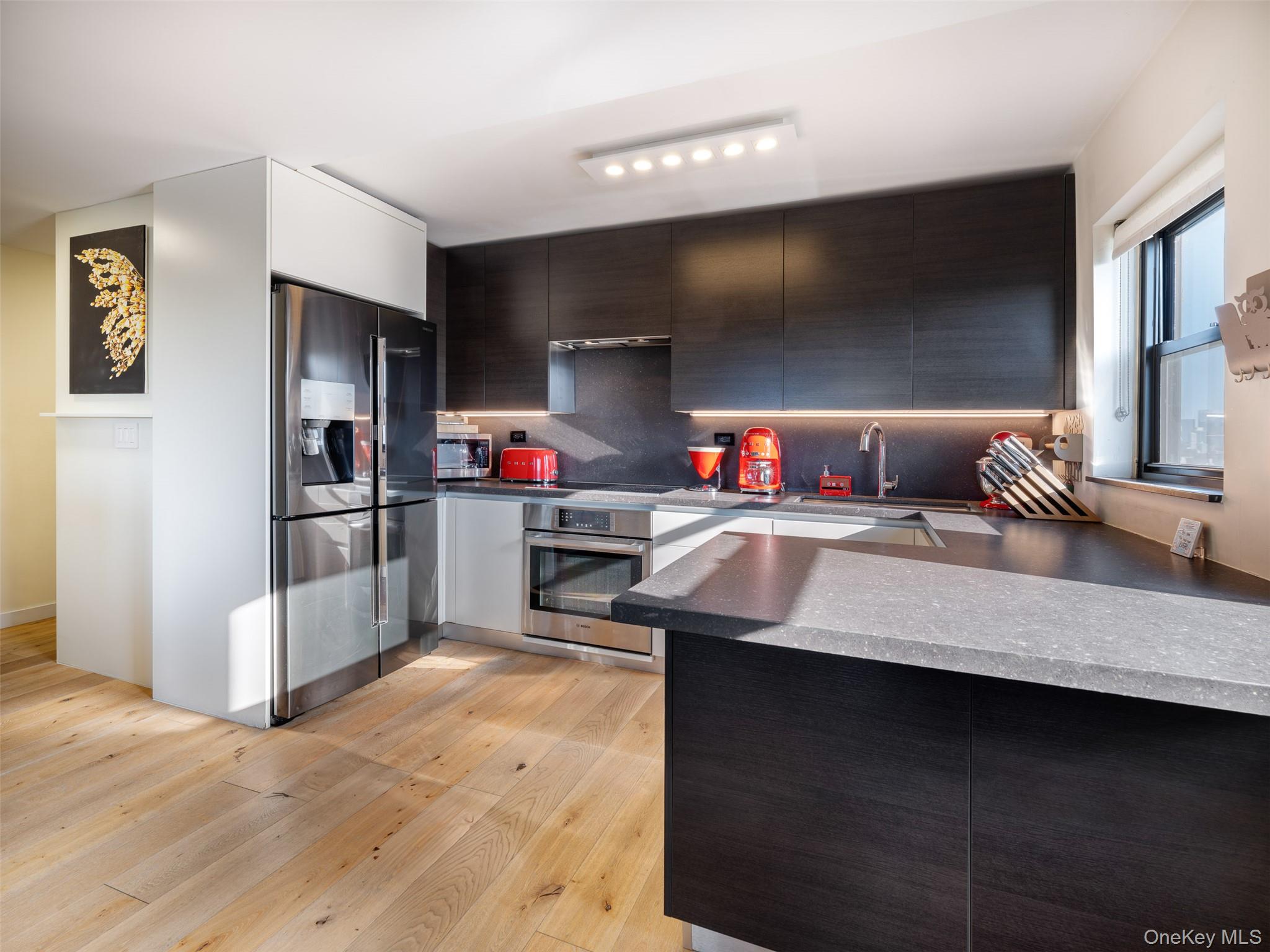 25-40 Shore Boulevard # 17K., Astoria, NY 11102