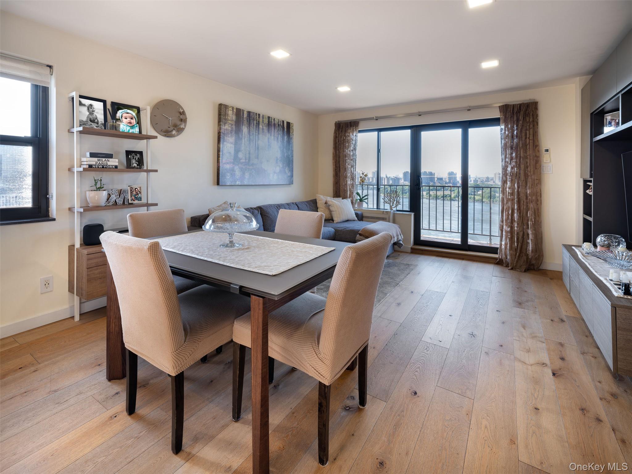 25-40 Shore Boulevard # 17K., Astoria, NY 11102