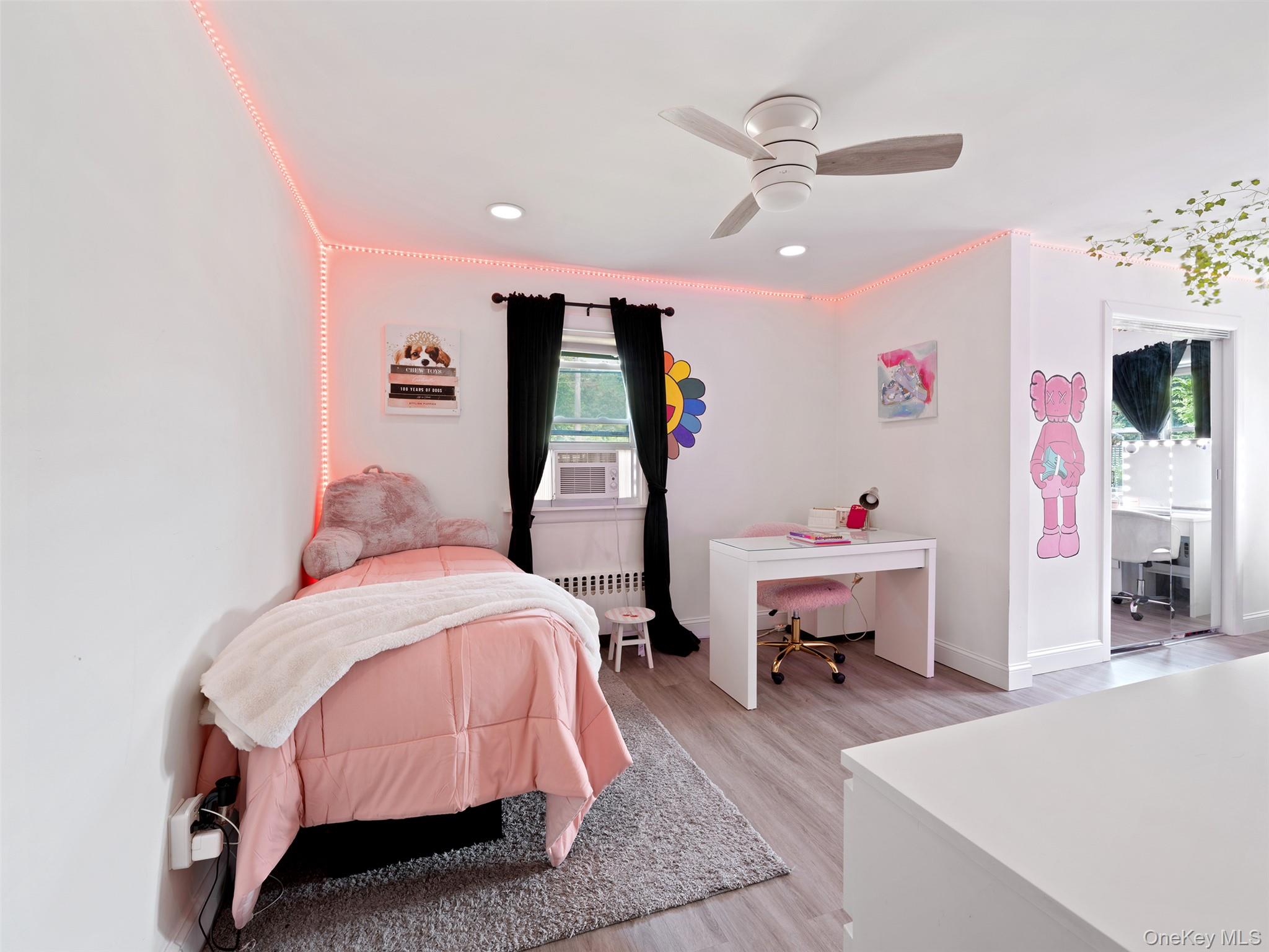 215 N Brookside Avenue, Freeport, NY 11520