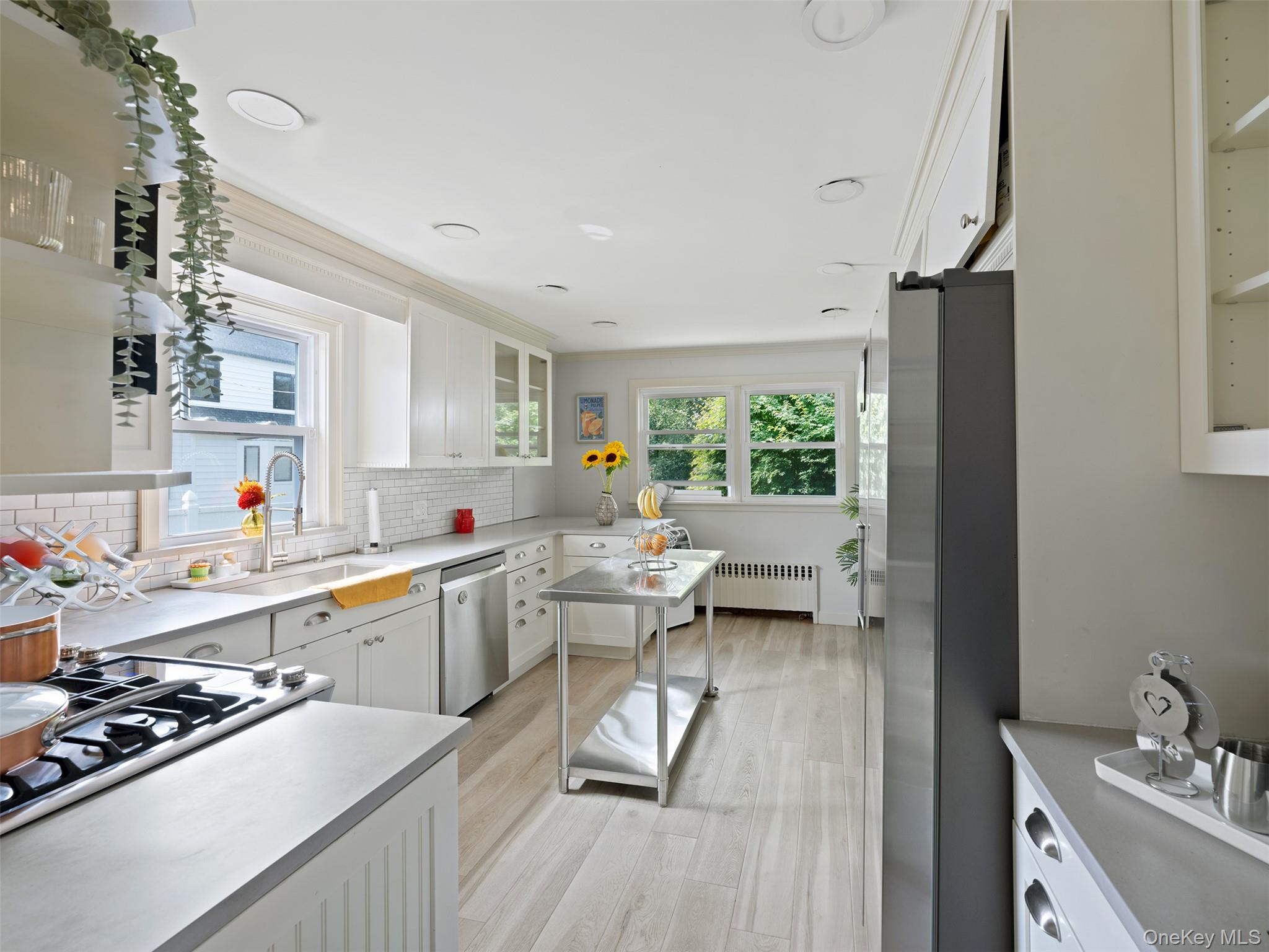 215 N Brookside Avenue, Freeport, NY 11520