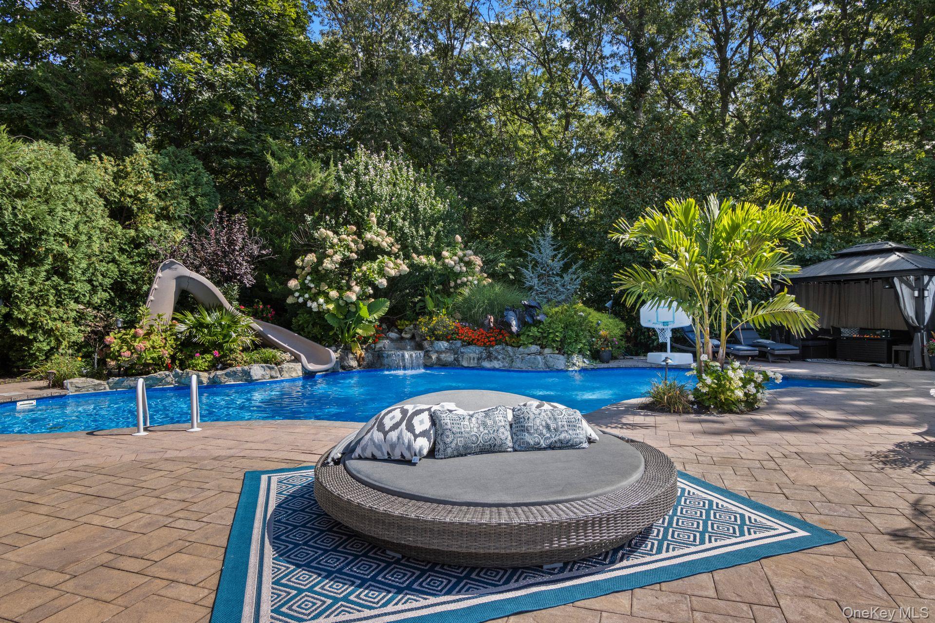 87 Mayfair Road, Nesconset, NY 11767