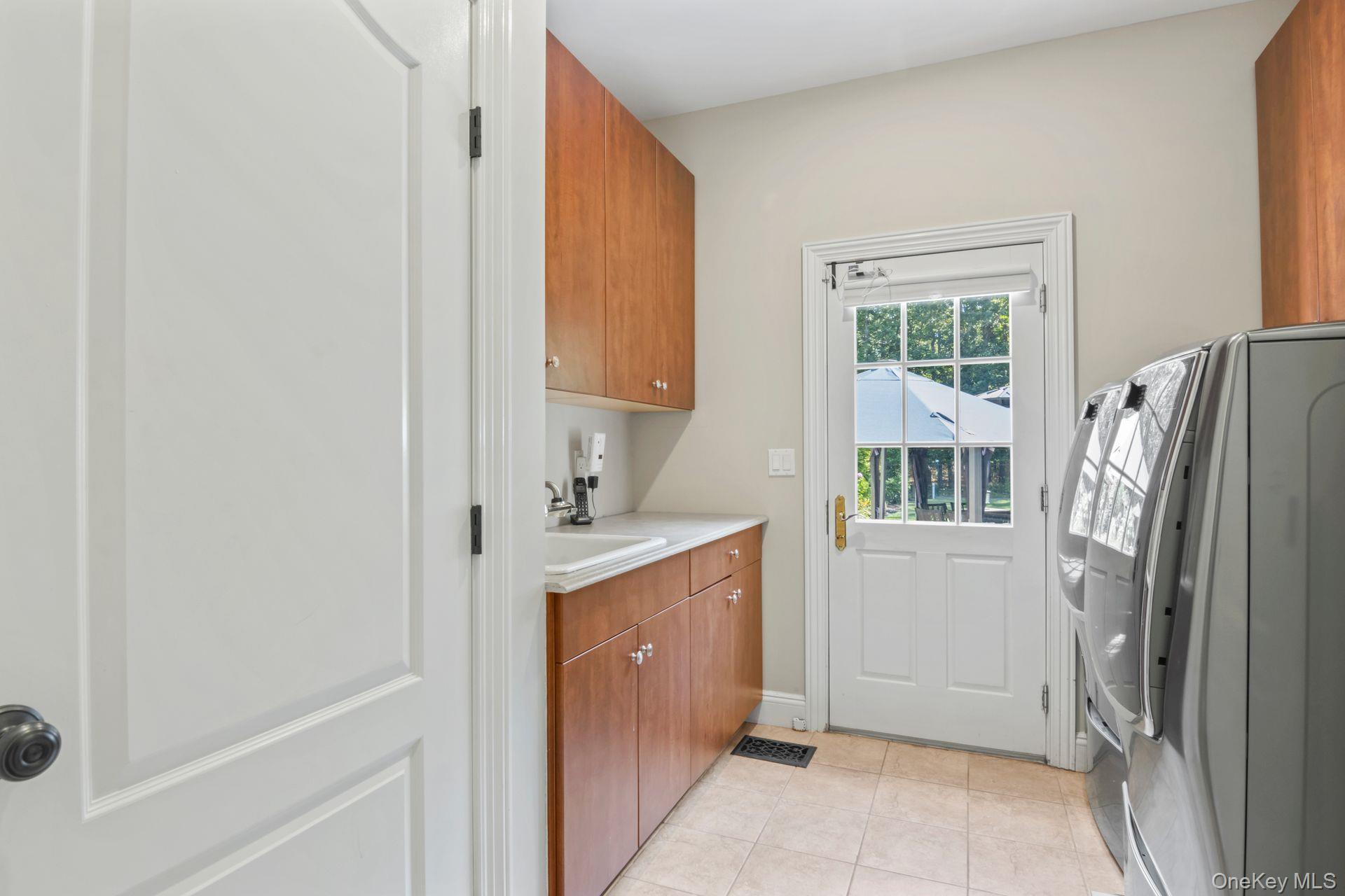 87 Mayfair Road, Nesconset, NY 11767