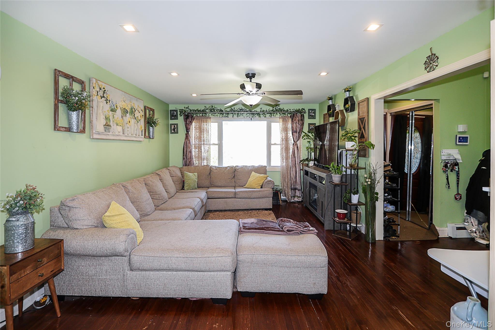 1078 Northgate Court, Uniondale, NY 11553