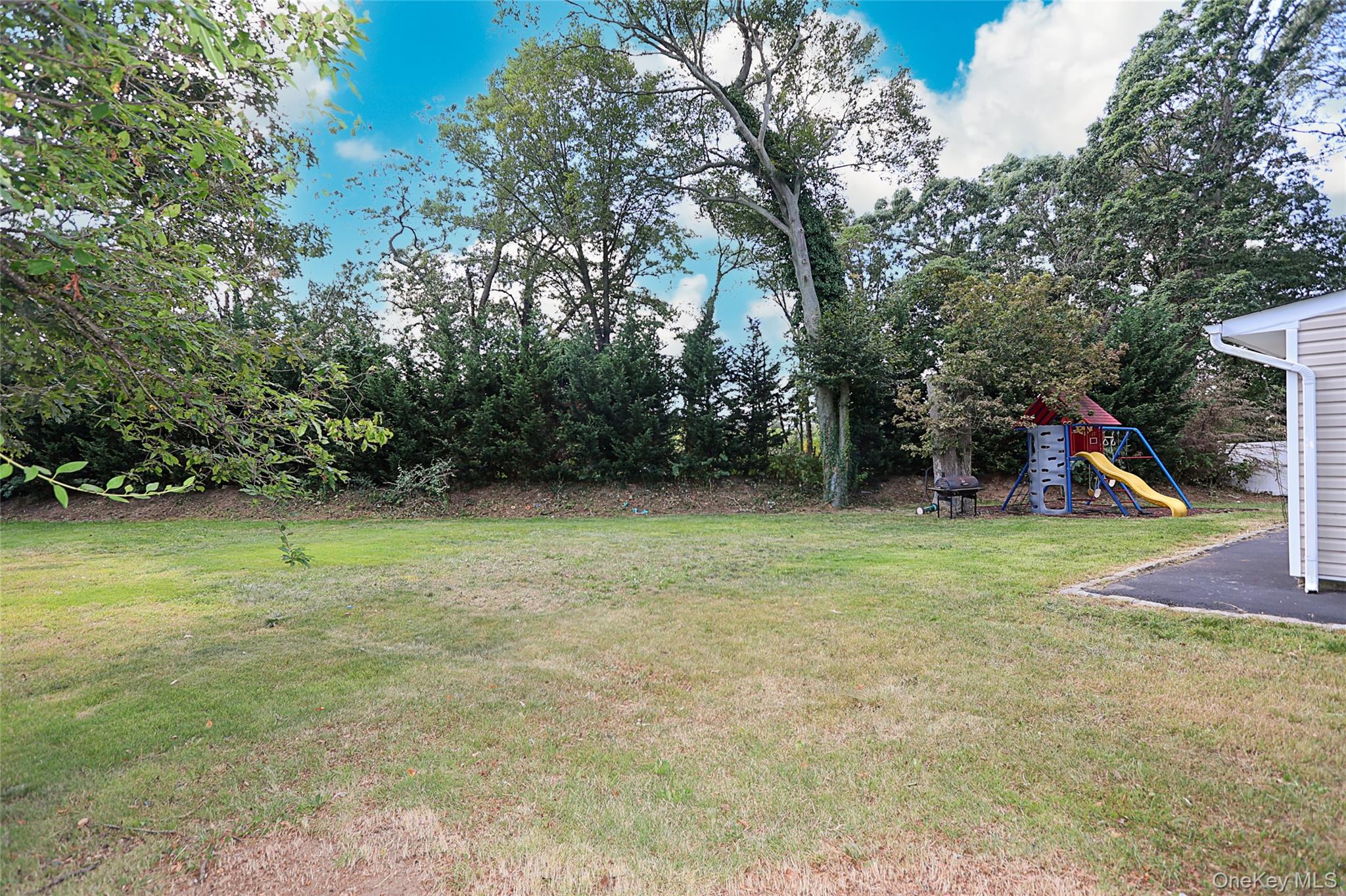 1078 Northgate Court, Uniondale, NY 11553