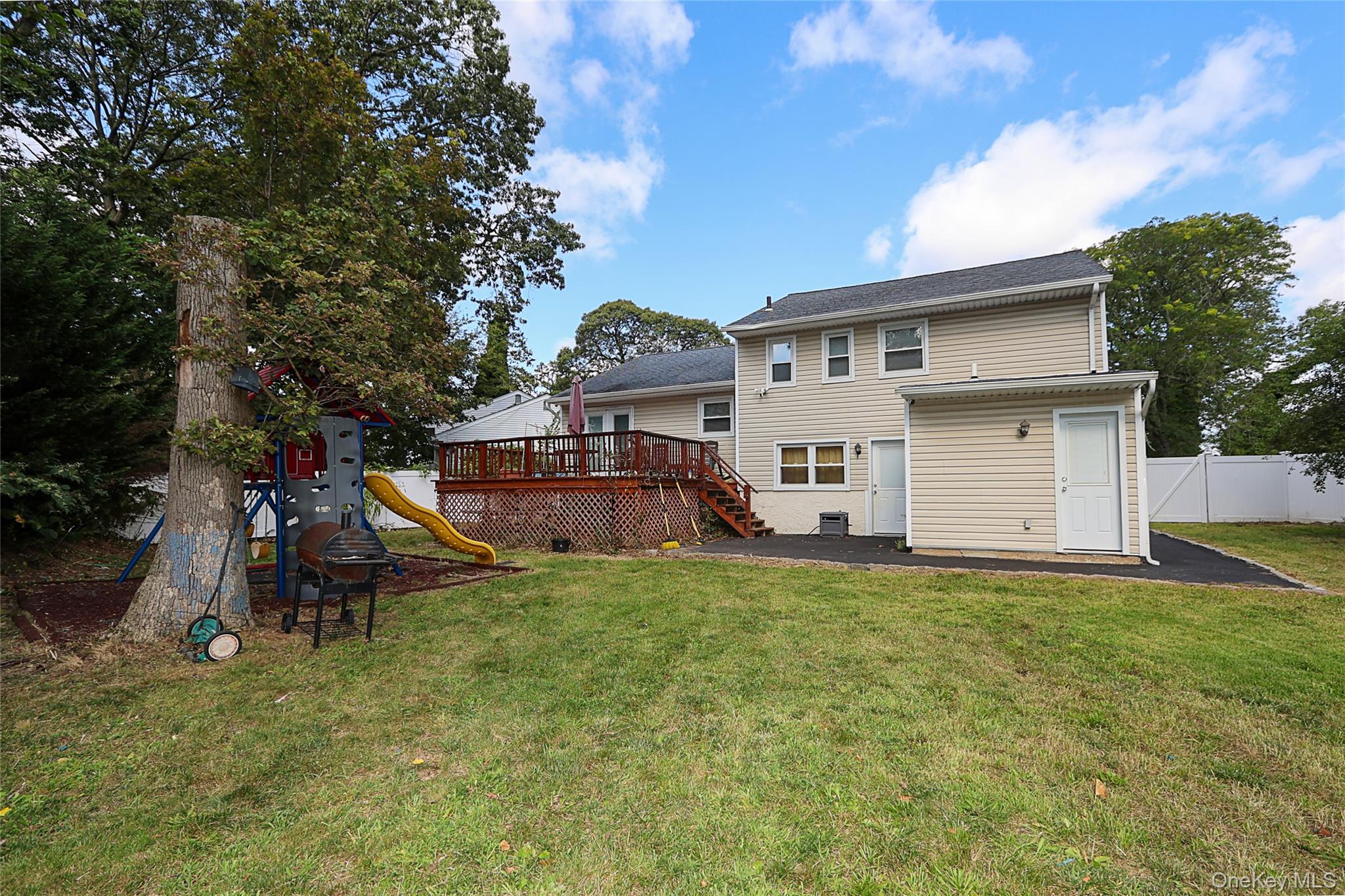 1078 Northgate Court, Uniondale, NY 11553