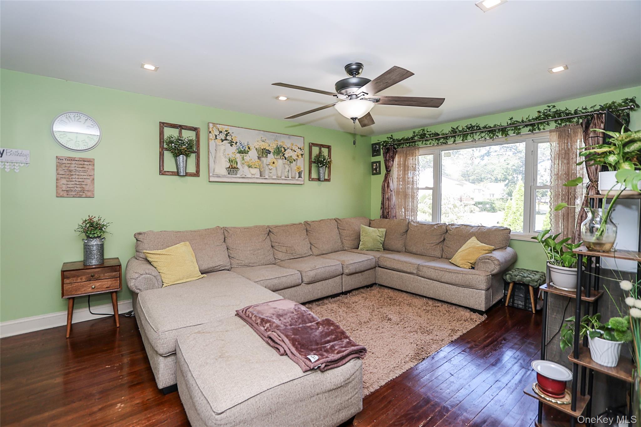 1078 Northgate Court, Uniondale, NY 11553