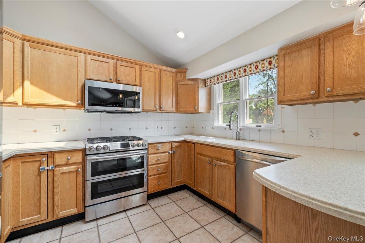 214 Haypath Road, Old Bethpage, NY 11804