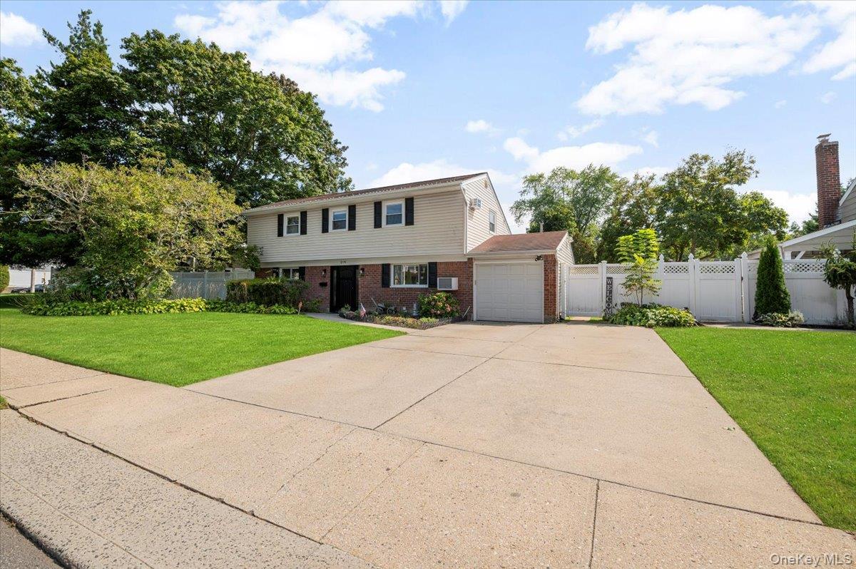 214 Haypath Road, Old Bethpage, NY 11804