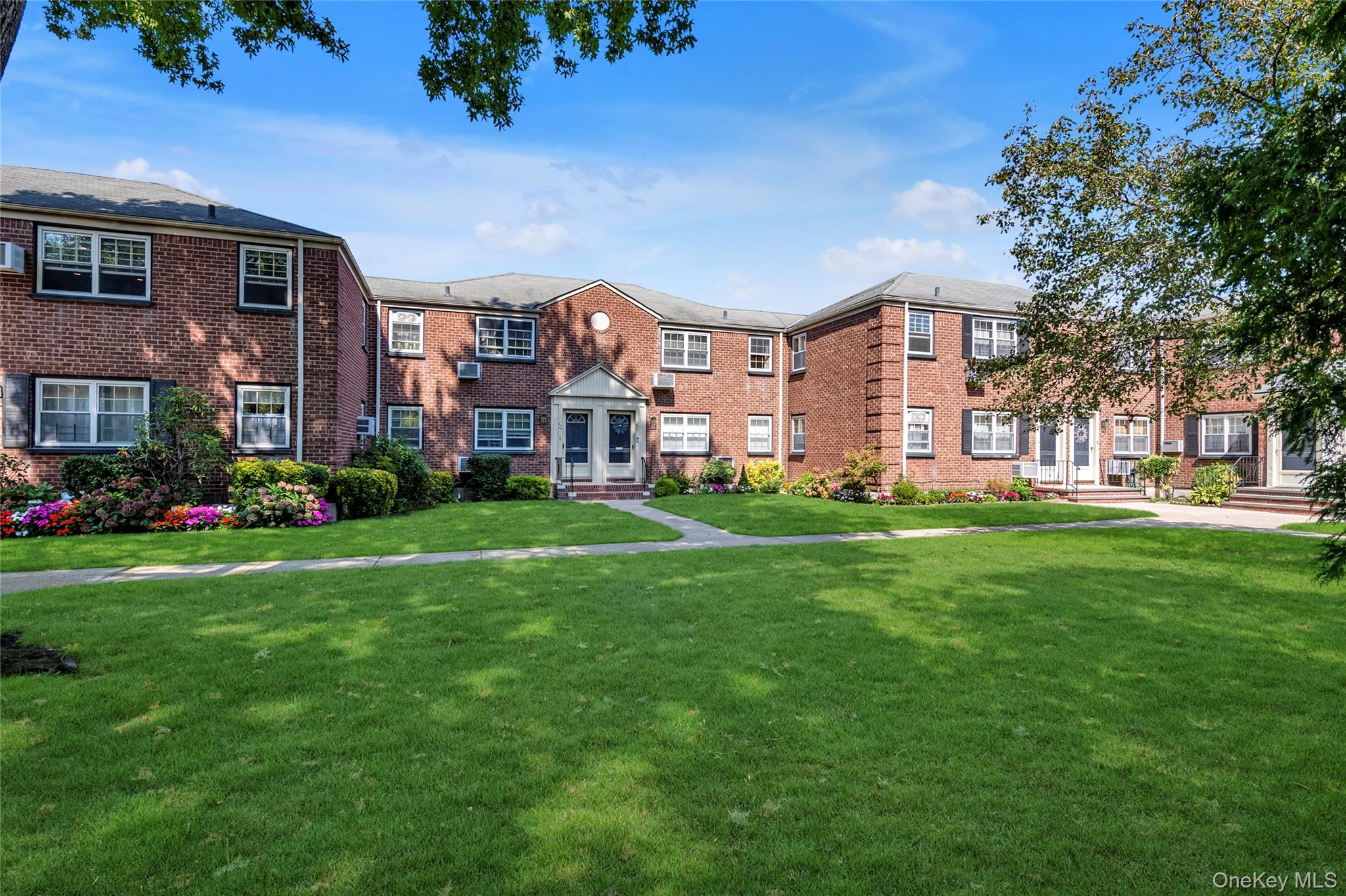 211-11 73 Avenue # B, Bayside, NY 11364