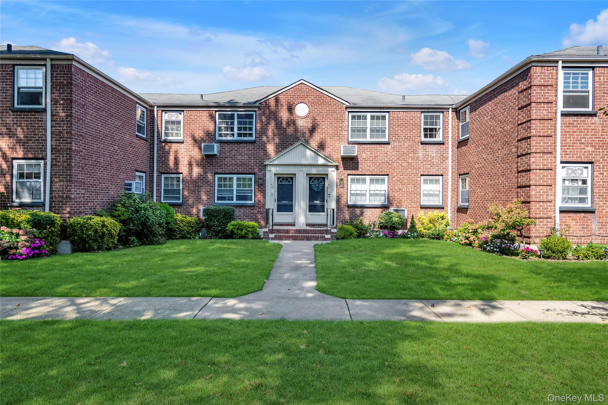 211-11 73 Avenue # B, Bayside, NY 11364