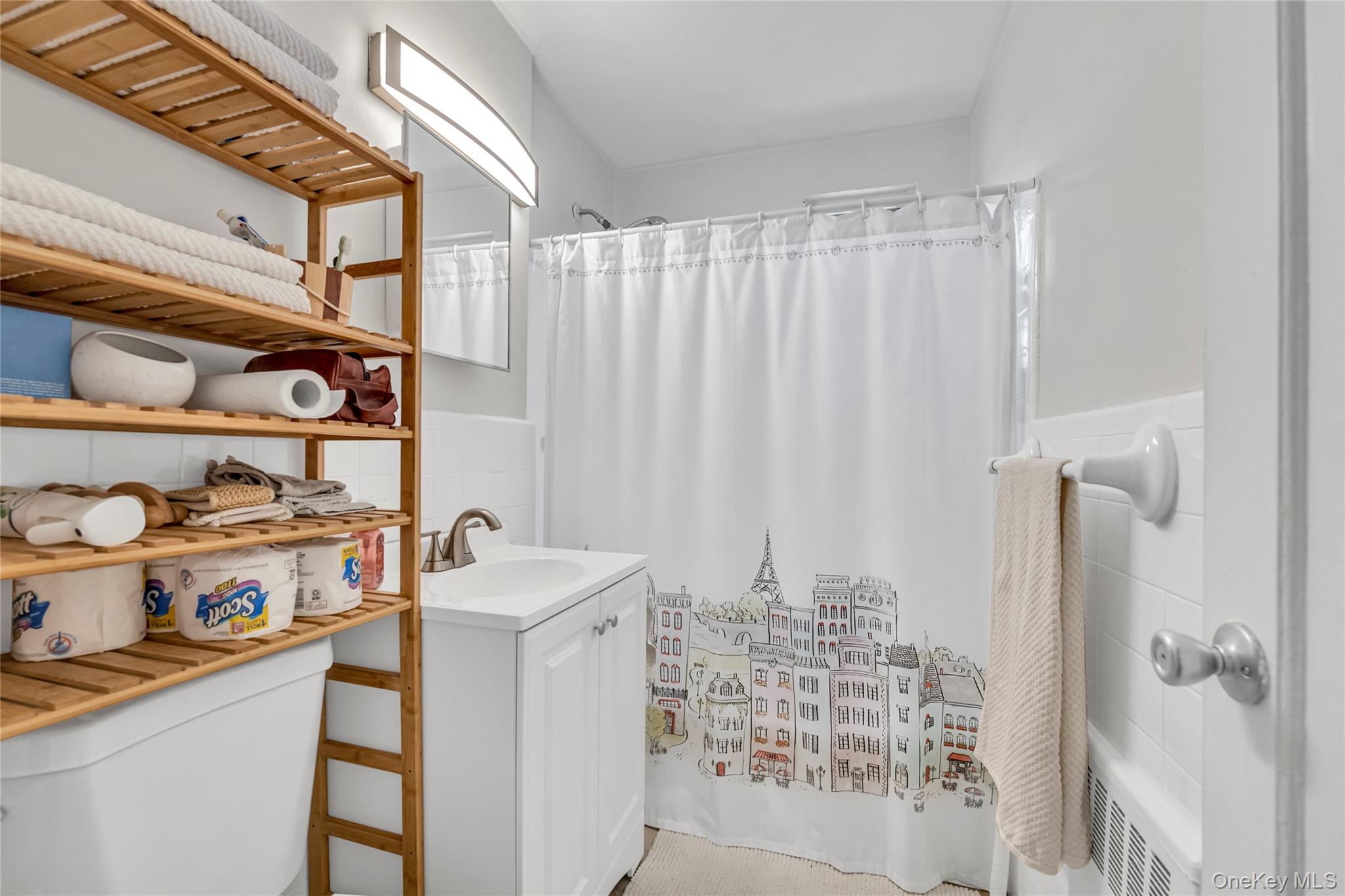 211-11 73 Avenue # B, Bayside, NY 11364