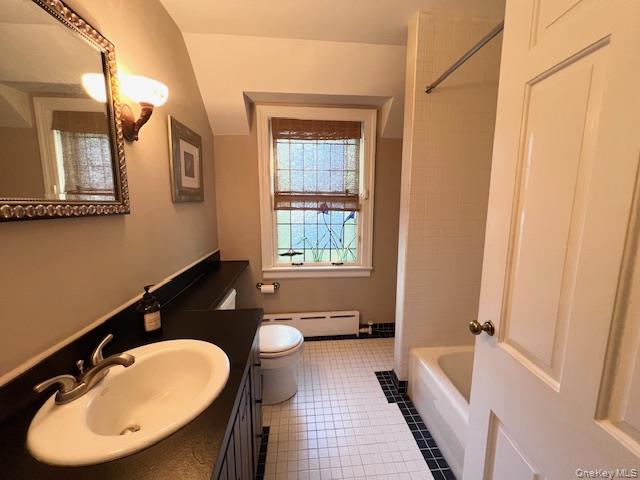 187 Moore Avenue, Freeport, NY 11520