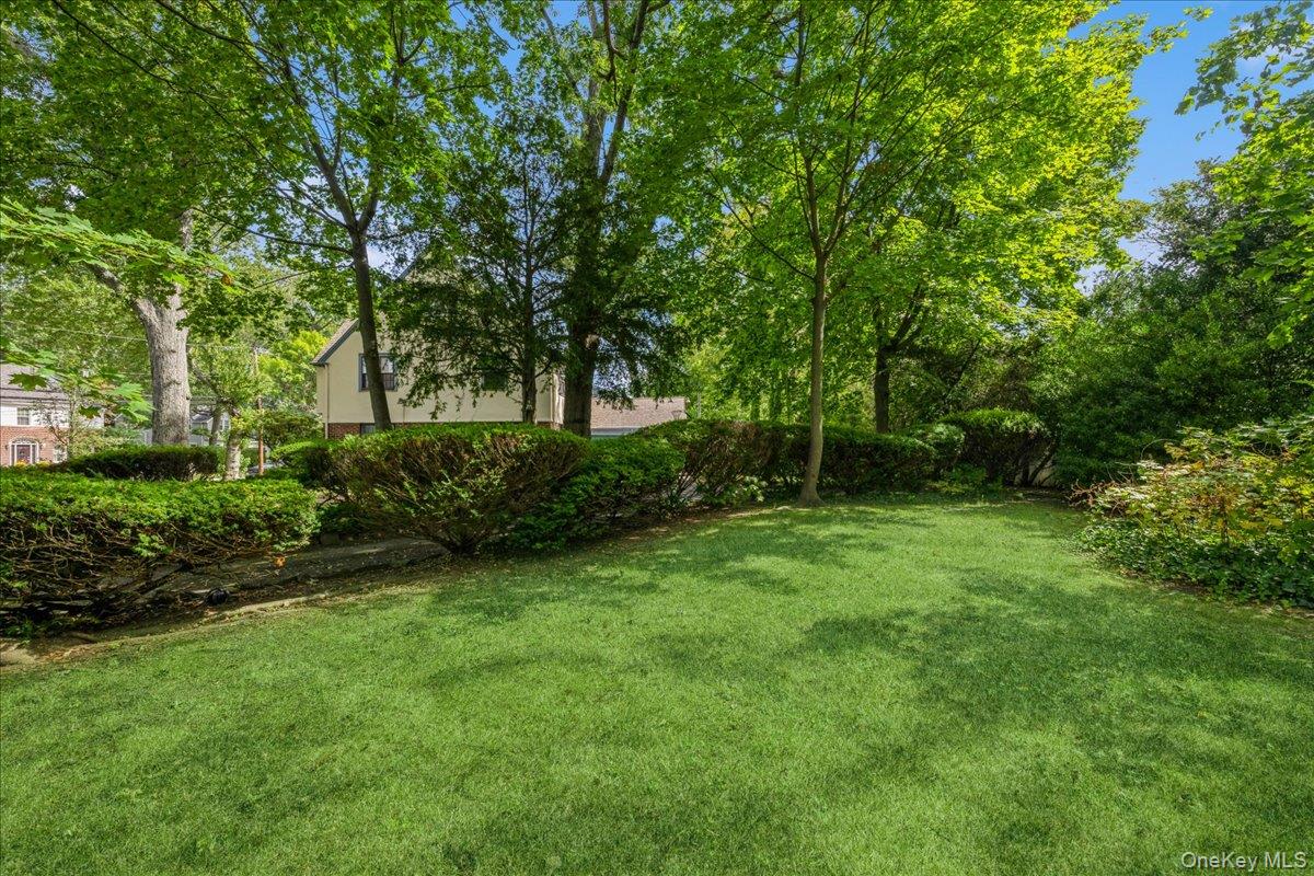 187 Moore Avenue, Freeport, NY 11520