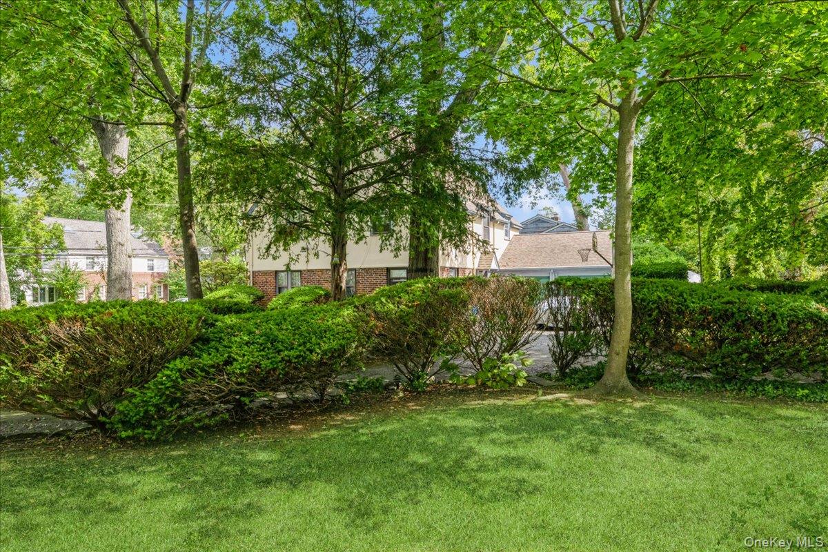 187 Moore Avenue, Freeport, NY 11520