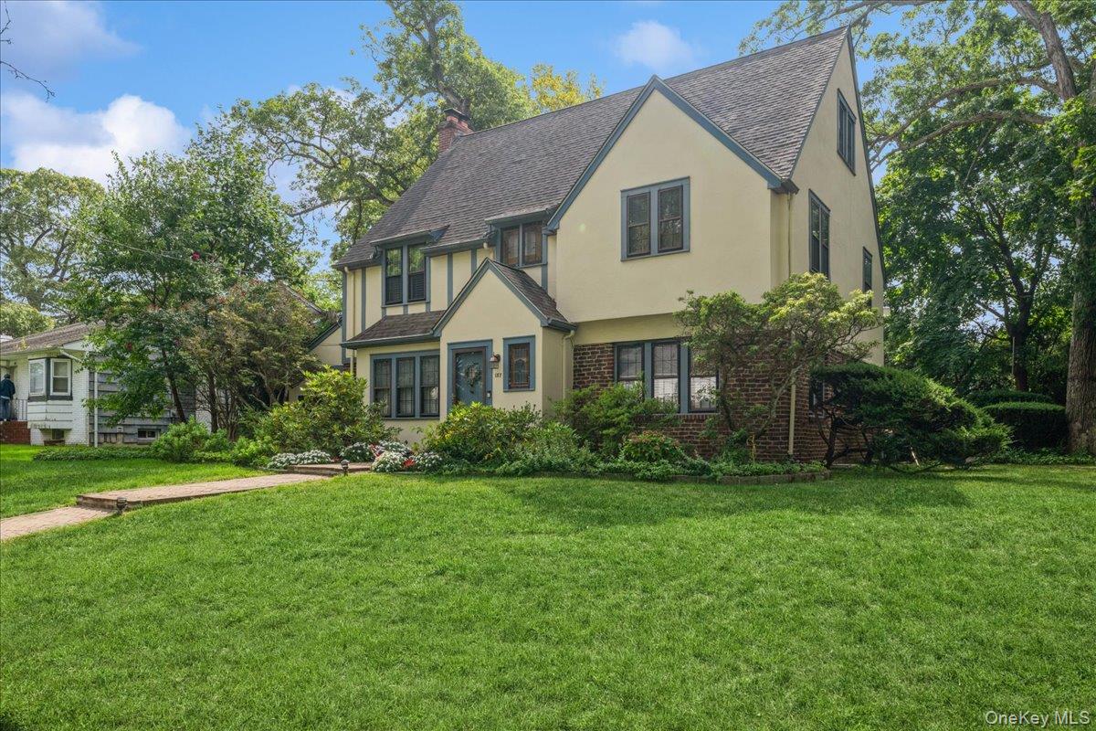 187 Moore Avenue, Freeport, NY 11520
