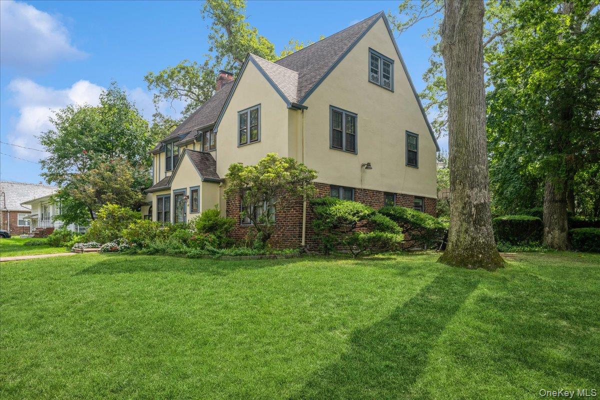 187 Moore Avenue, Freeport, NY 11520