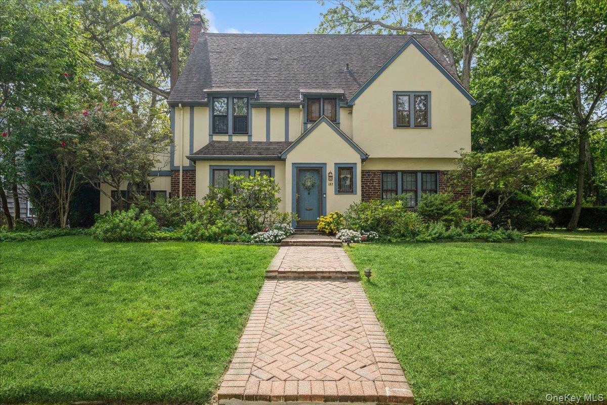 187 Moore Avenue, Freeport, NY 11520