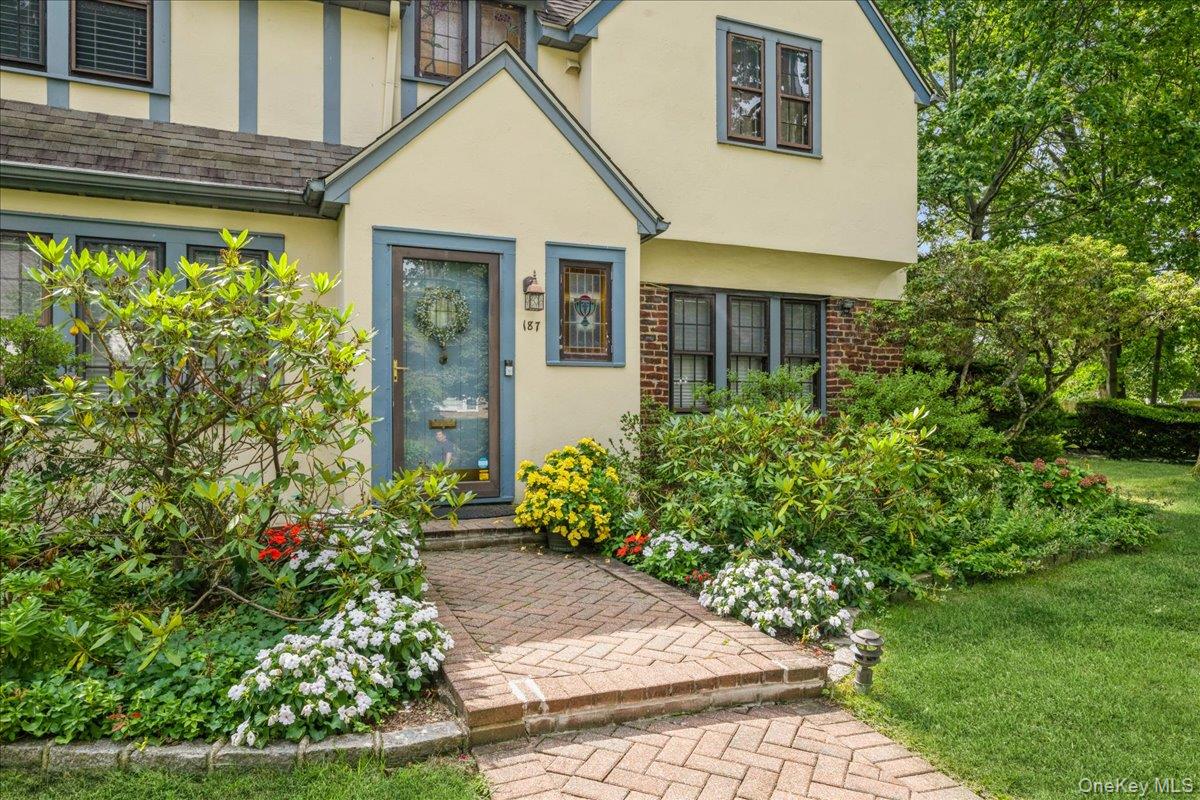 187 Moore Avenue, Freeport, NY 11520