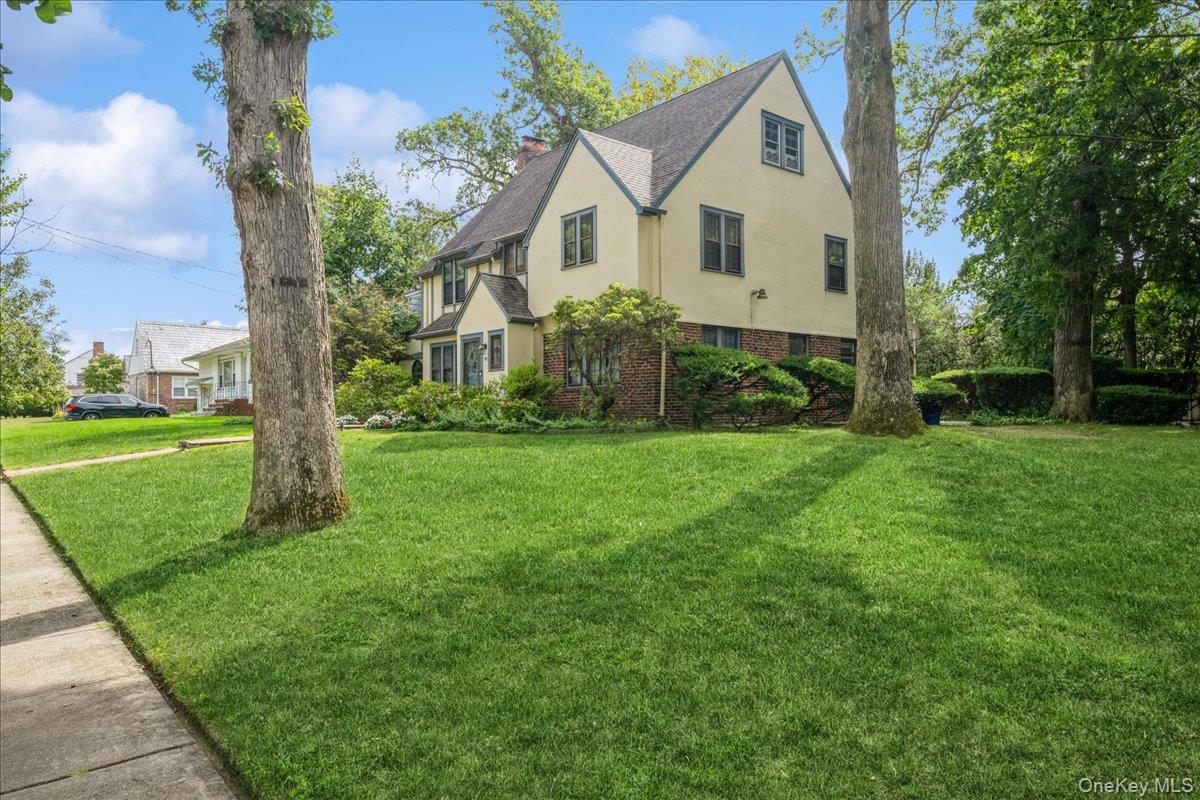 187 Moore Avenue, Freeport, NY 11520