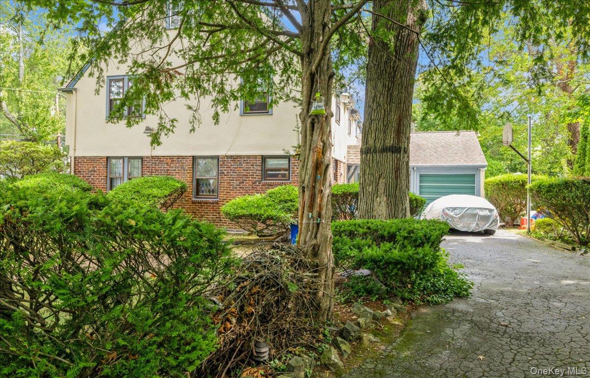 187 Moore Avenue, Freeport, NY 11520