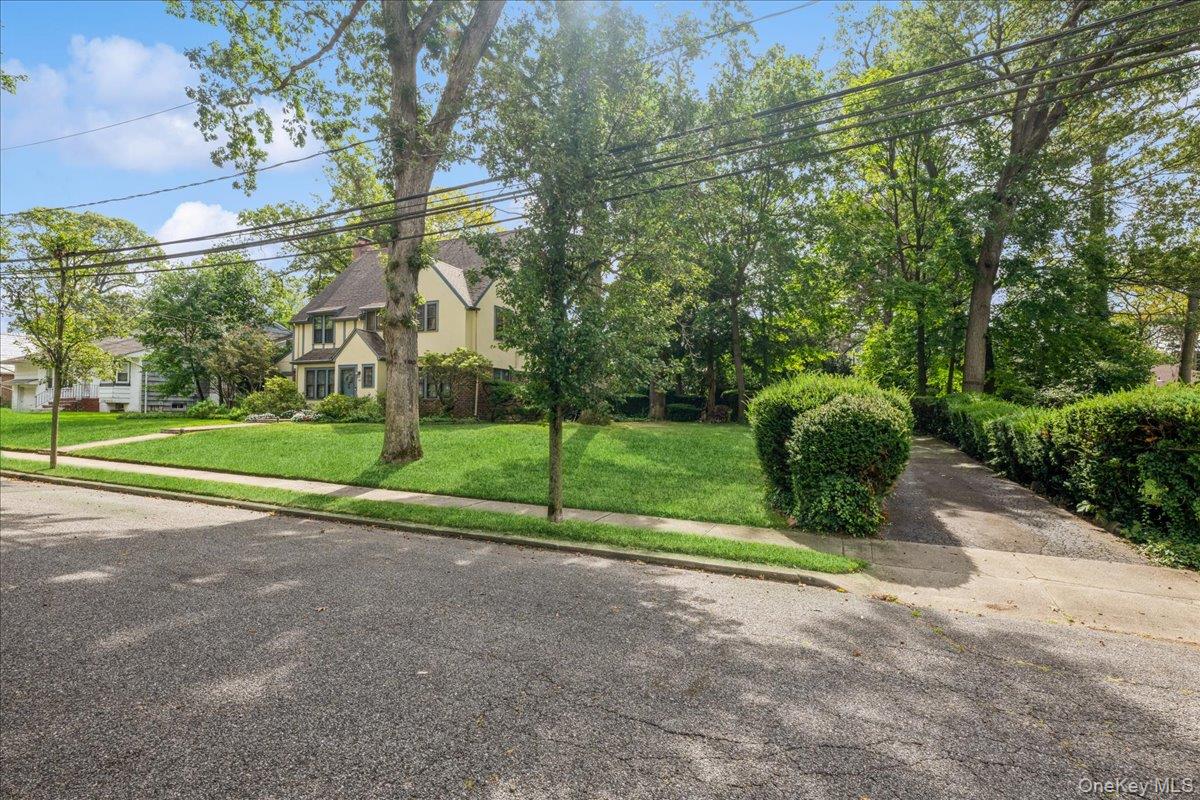 187 Moore Avenue, Freeport, NY 11520