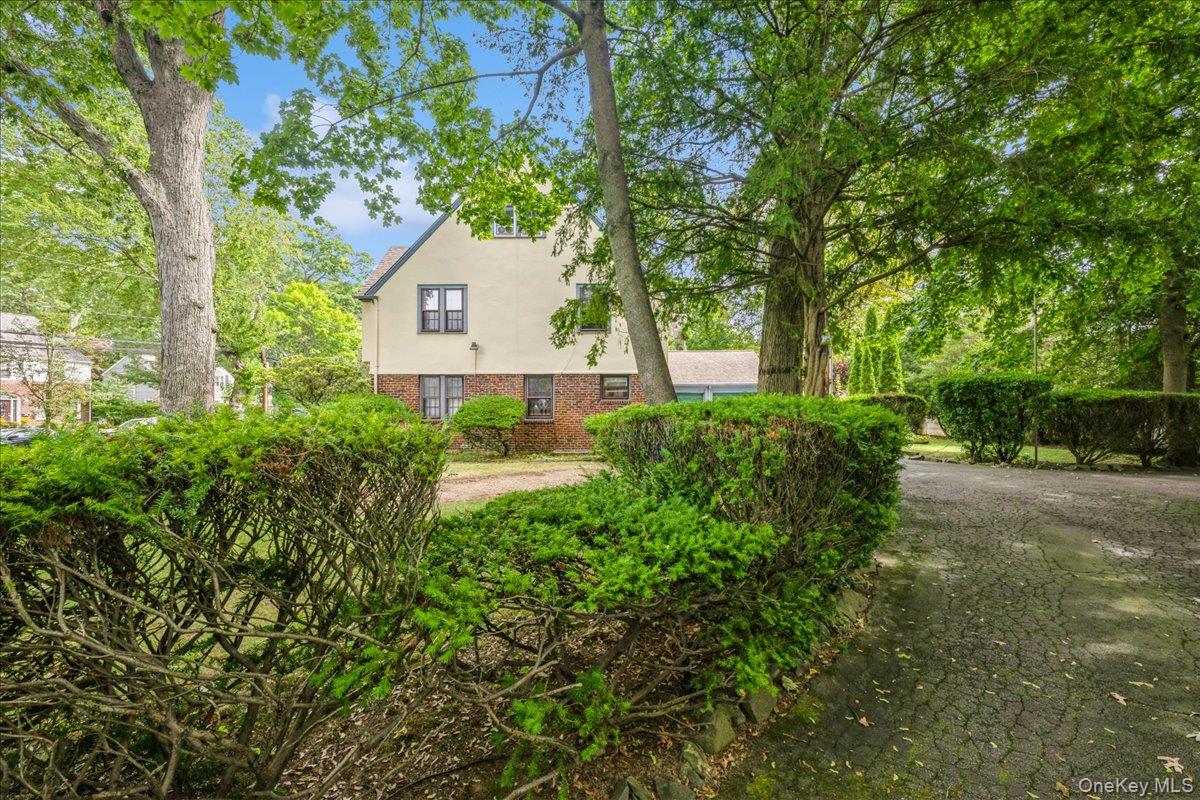 187 Moore Avenue, Freeport, NY 11520