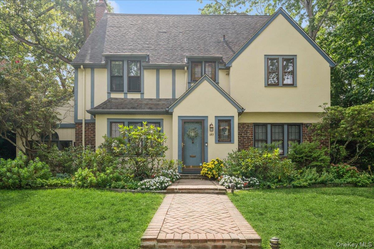 187 Moore Avenue, Freeport, NY 11520