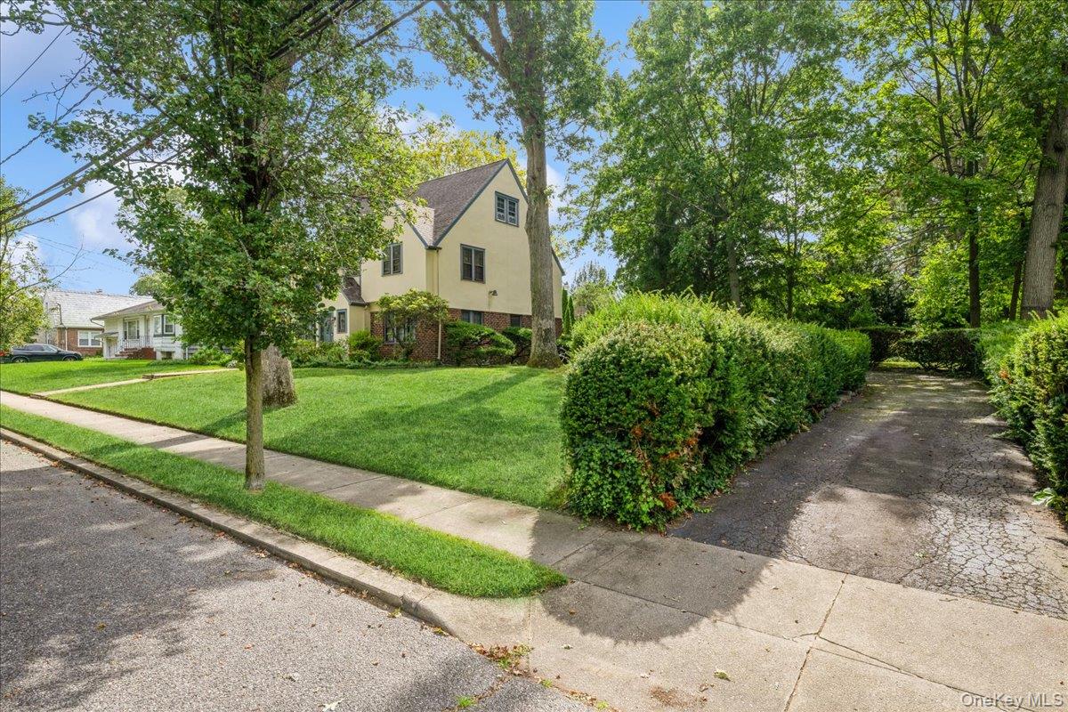 187 Moore Avenue, Freeport, NY 11520