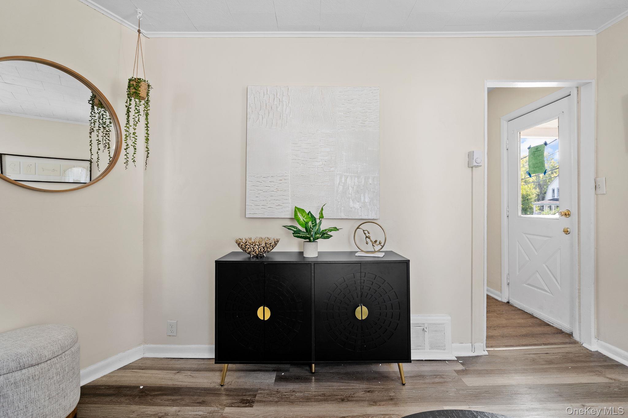 8 Coldenham Road, Walden, NY 12586