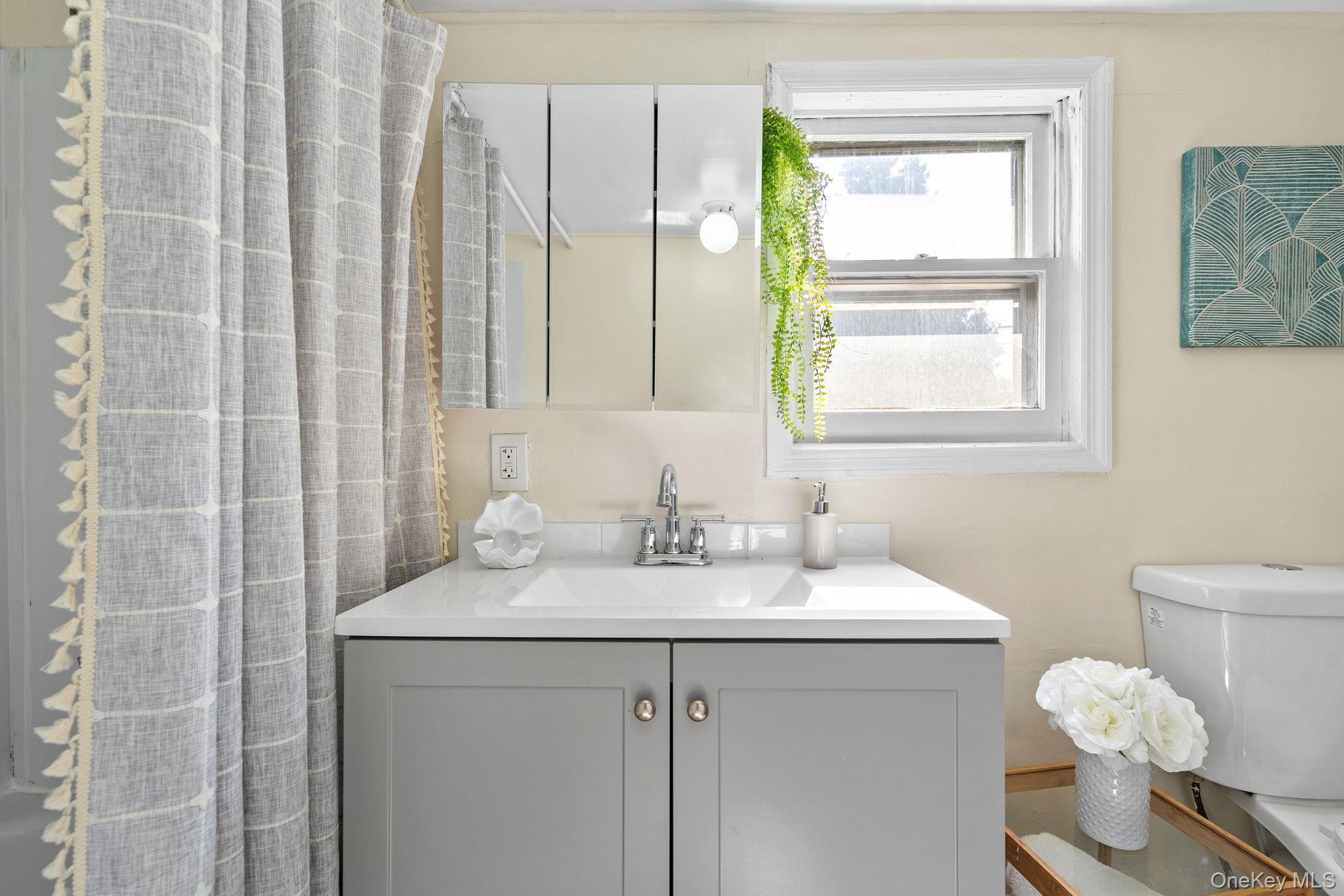 8 Coldenham Road, Walden, NY 12586