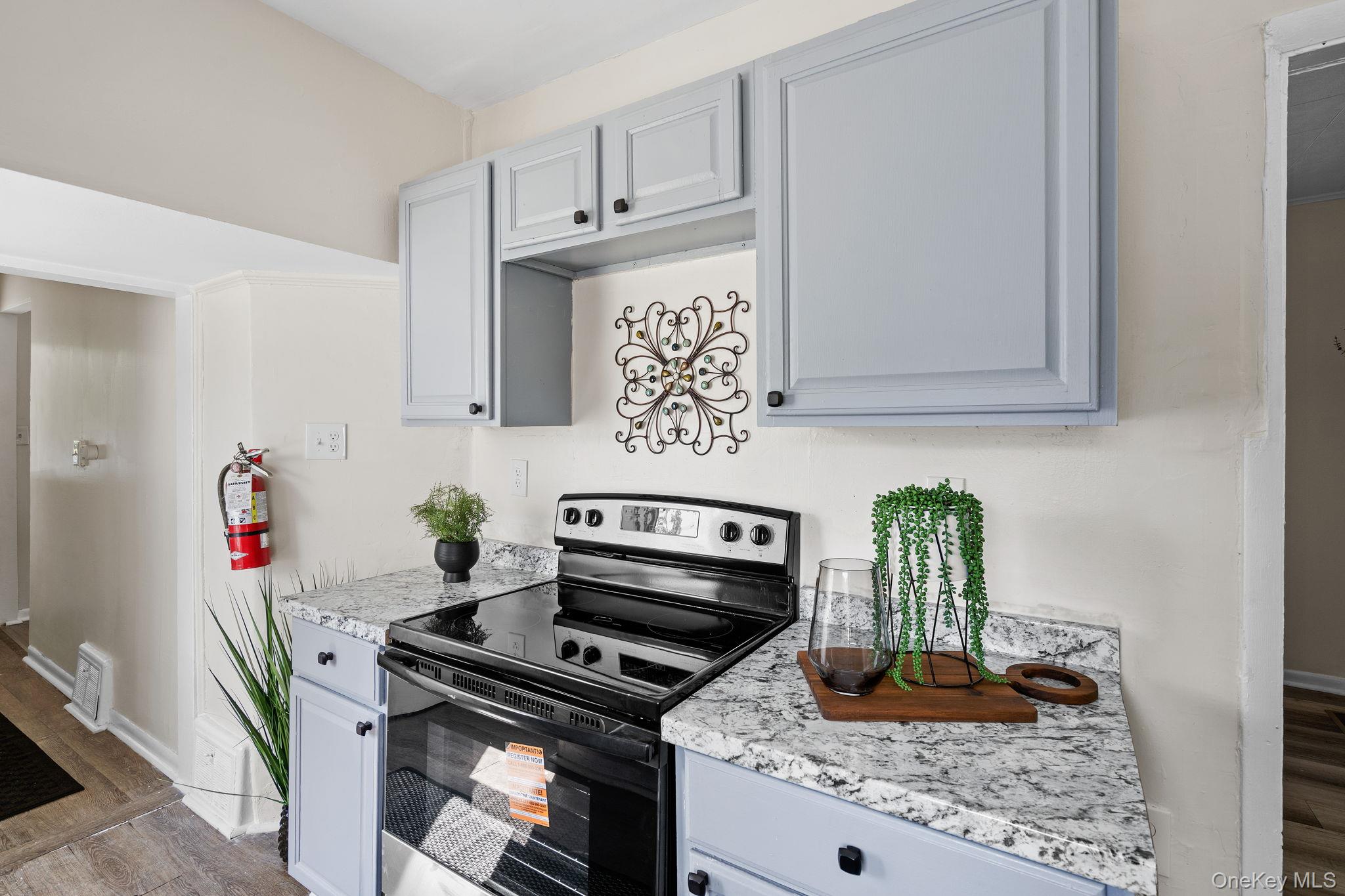 8 Coldenham Road, Walden, NY 12586