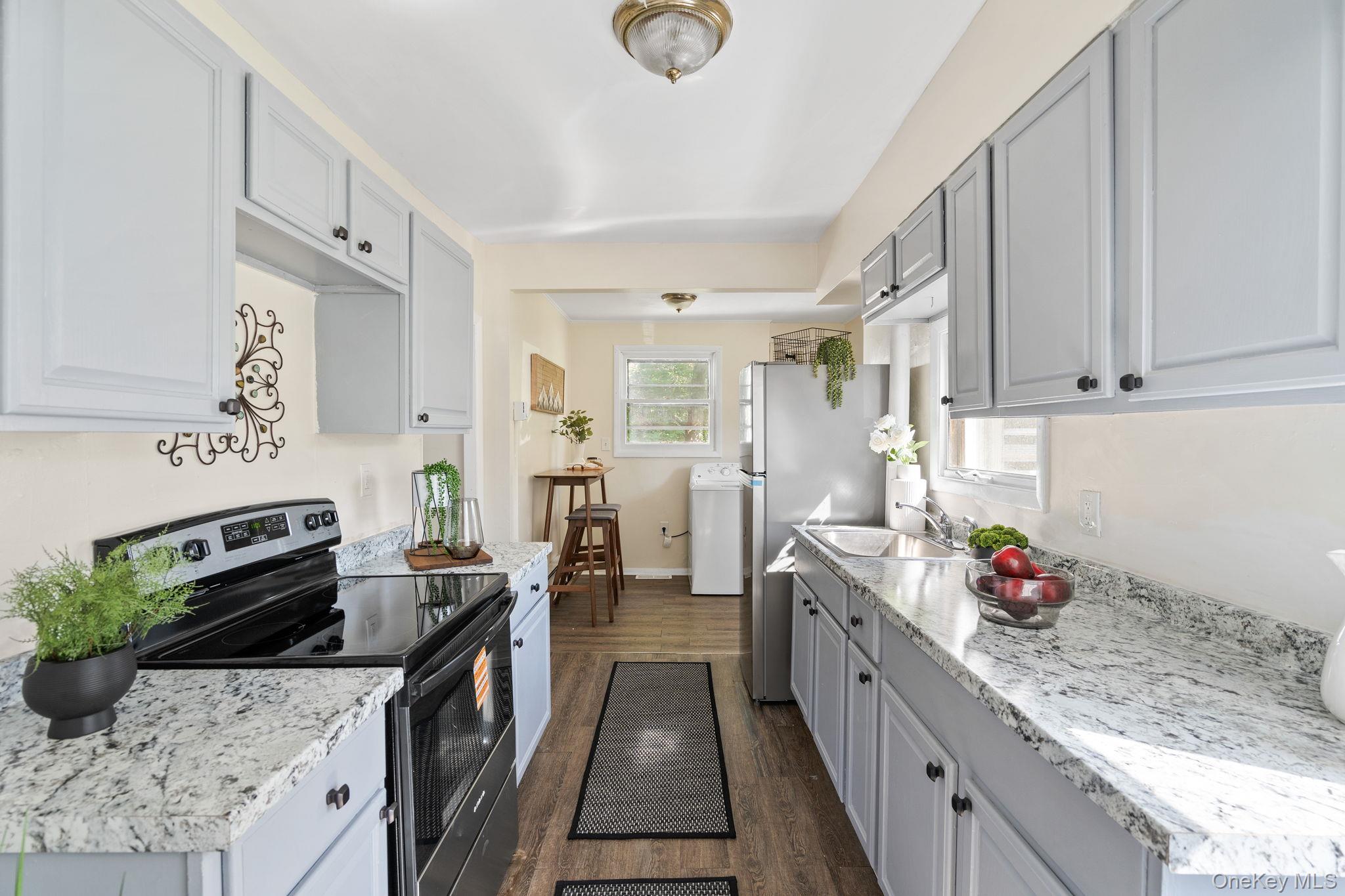 8 Coldenham Road, Walden, NY 12586