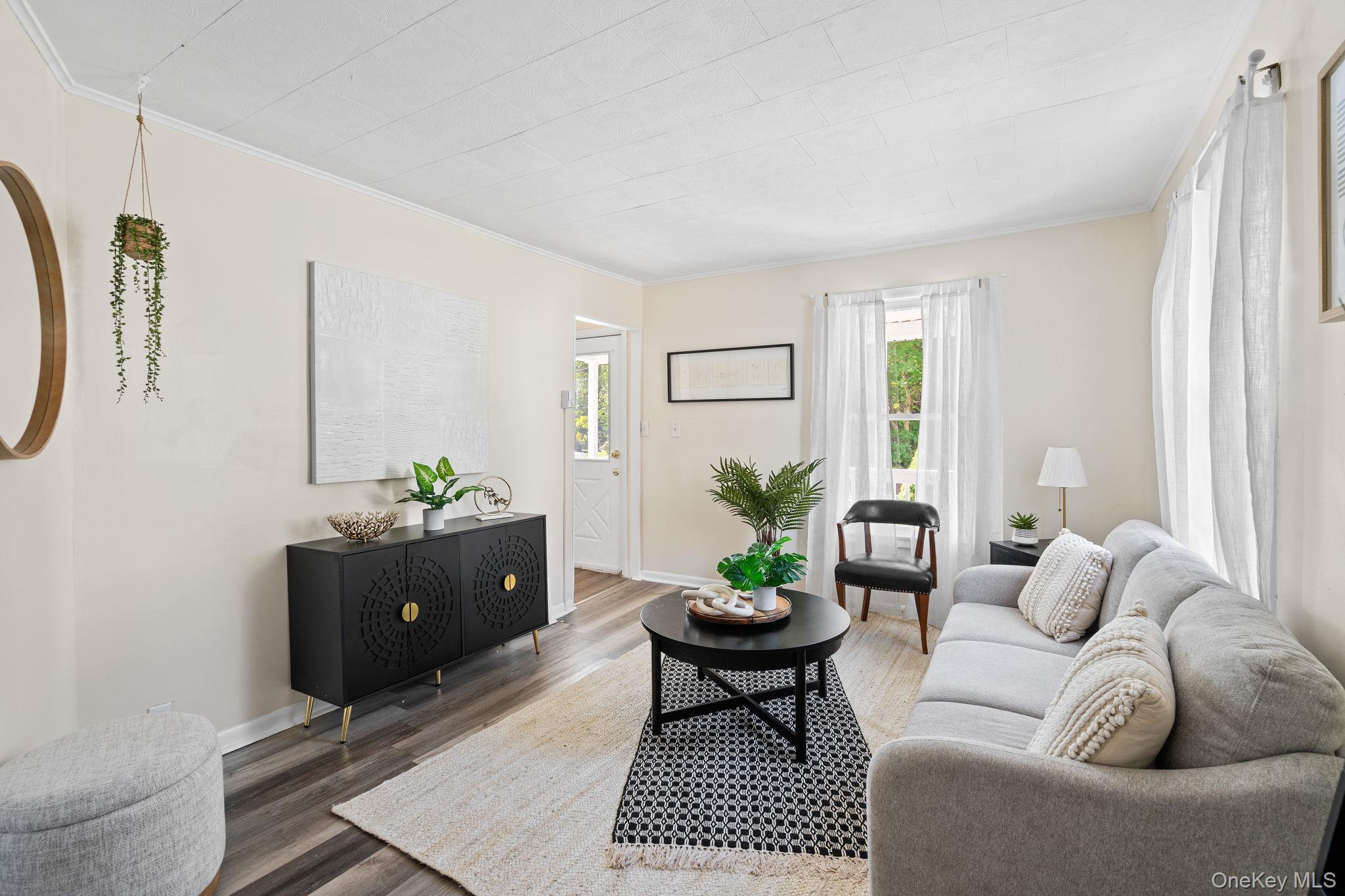 8 Coldenham Road, Walden, NY 12586