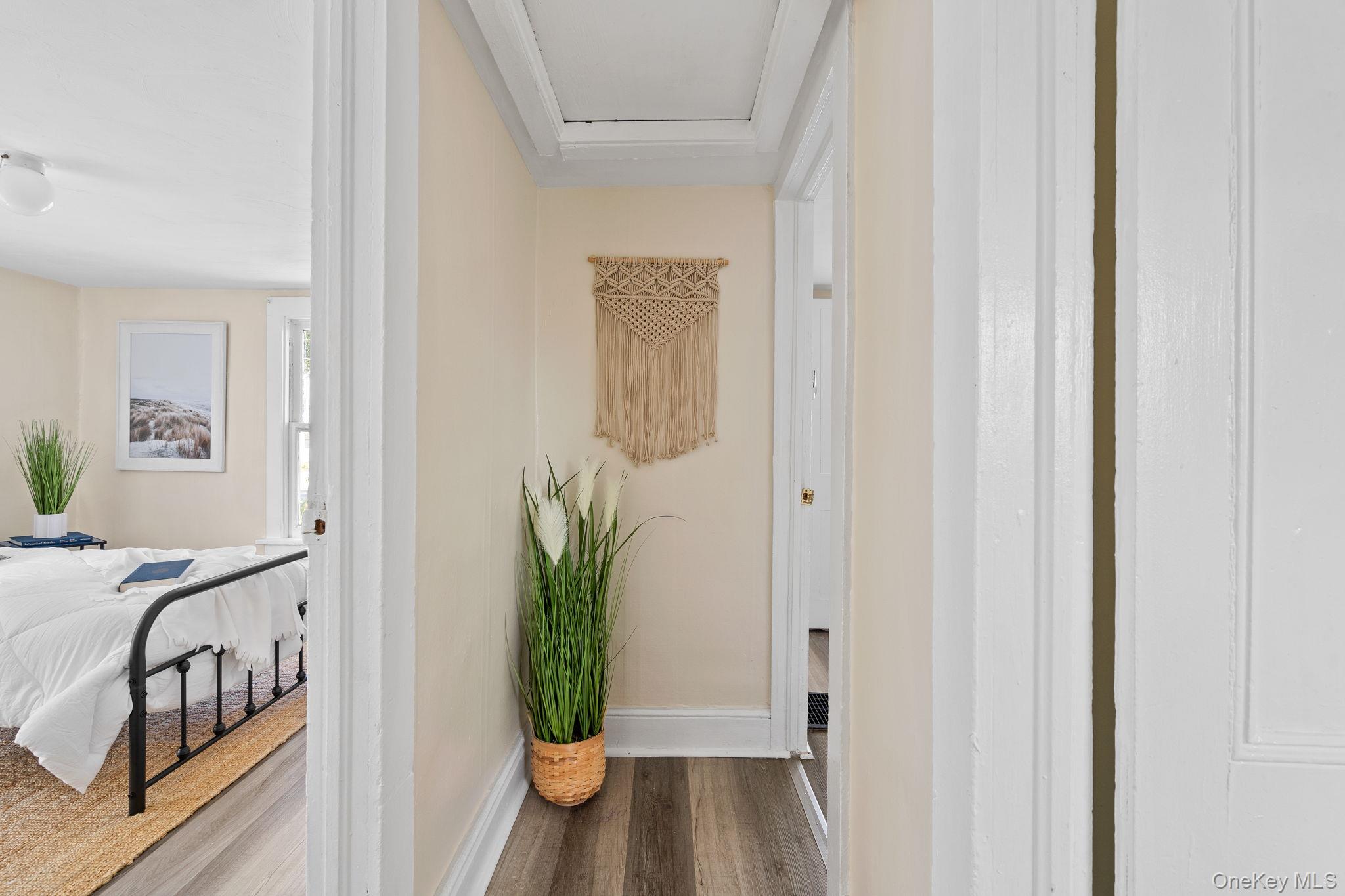 8 Coldenham Road, Walden, NY 12586