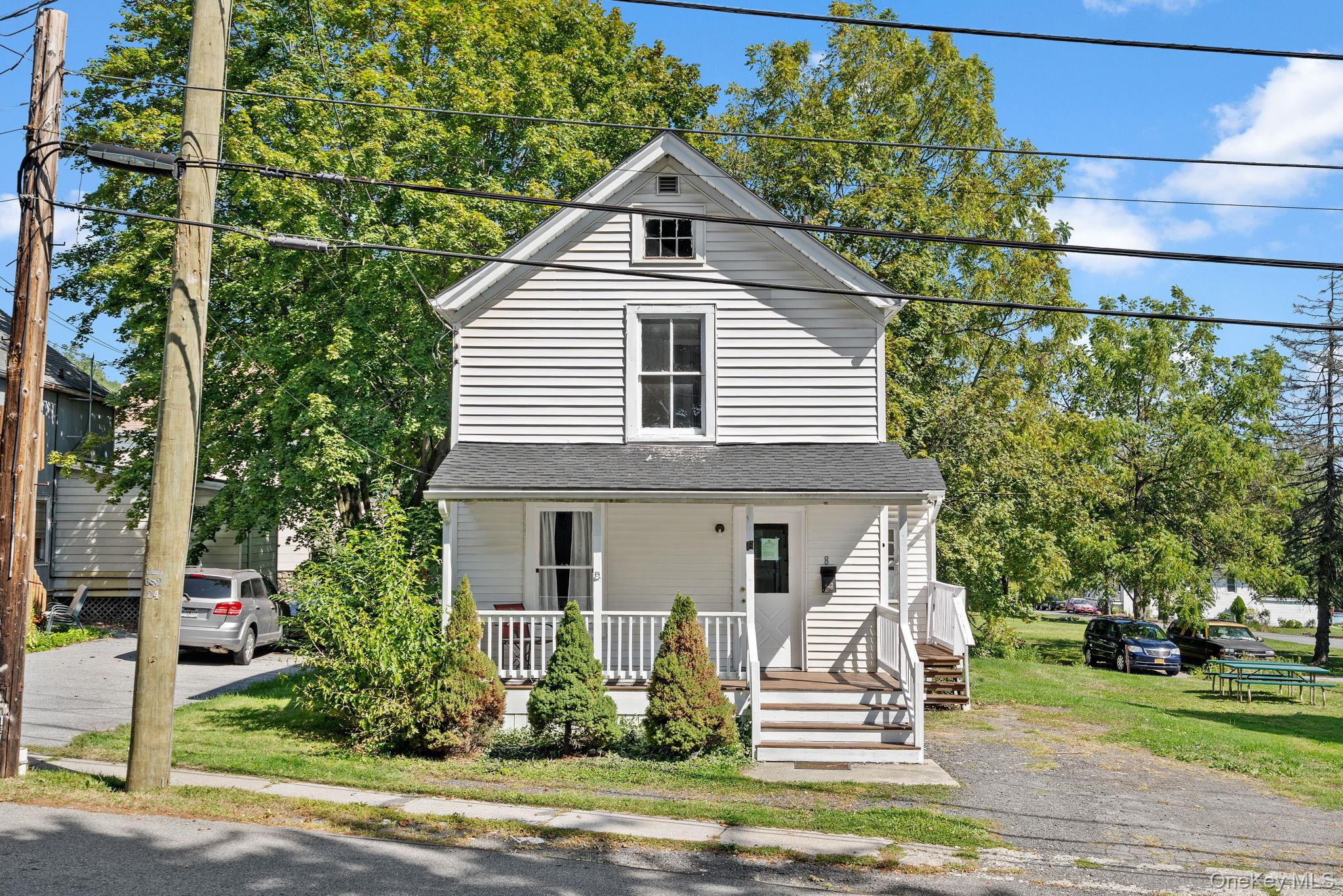 8 Coldenham Road, Walden, NY 12586