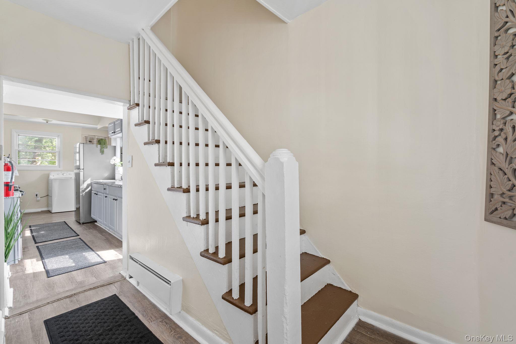 8 Coldenham Road, Walden, NY 12586