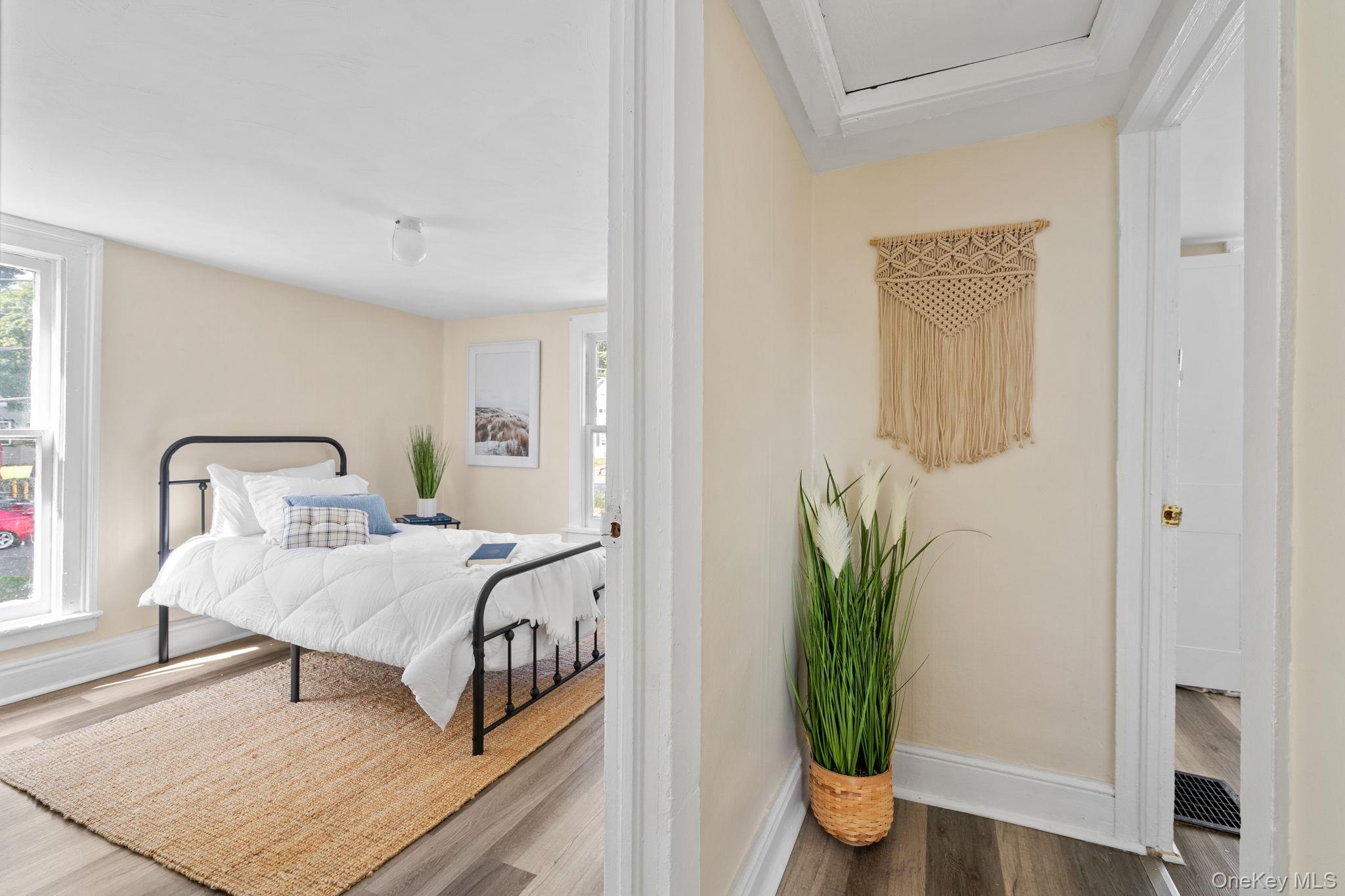 8 Coldenham Road, Walden, NY 12586