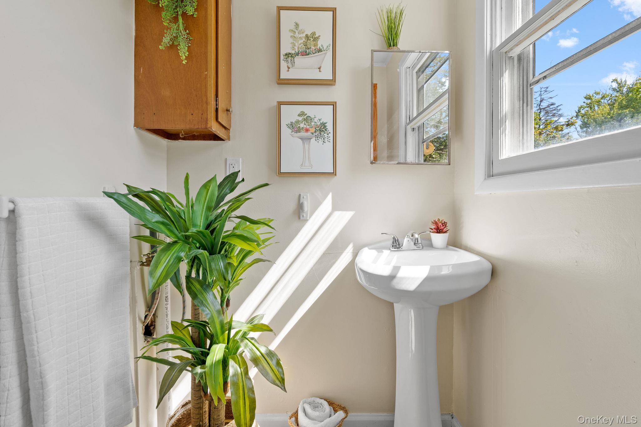 8 Coldenham Road, Walden, NY 12586