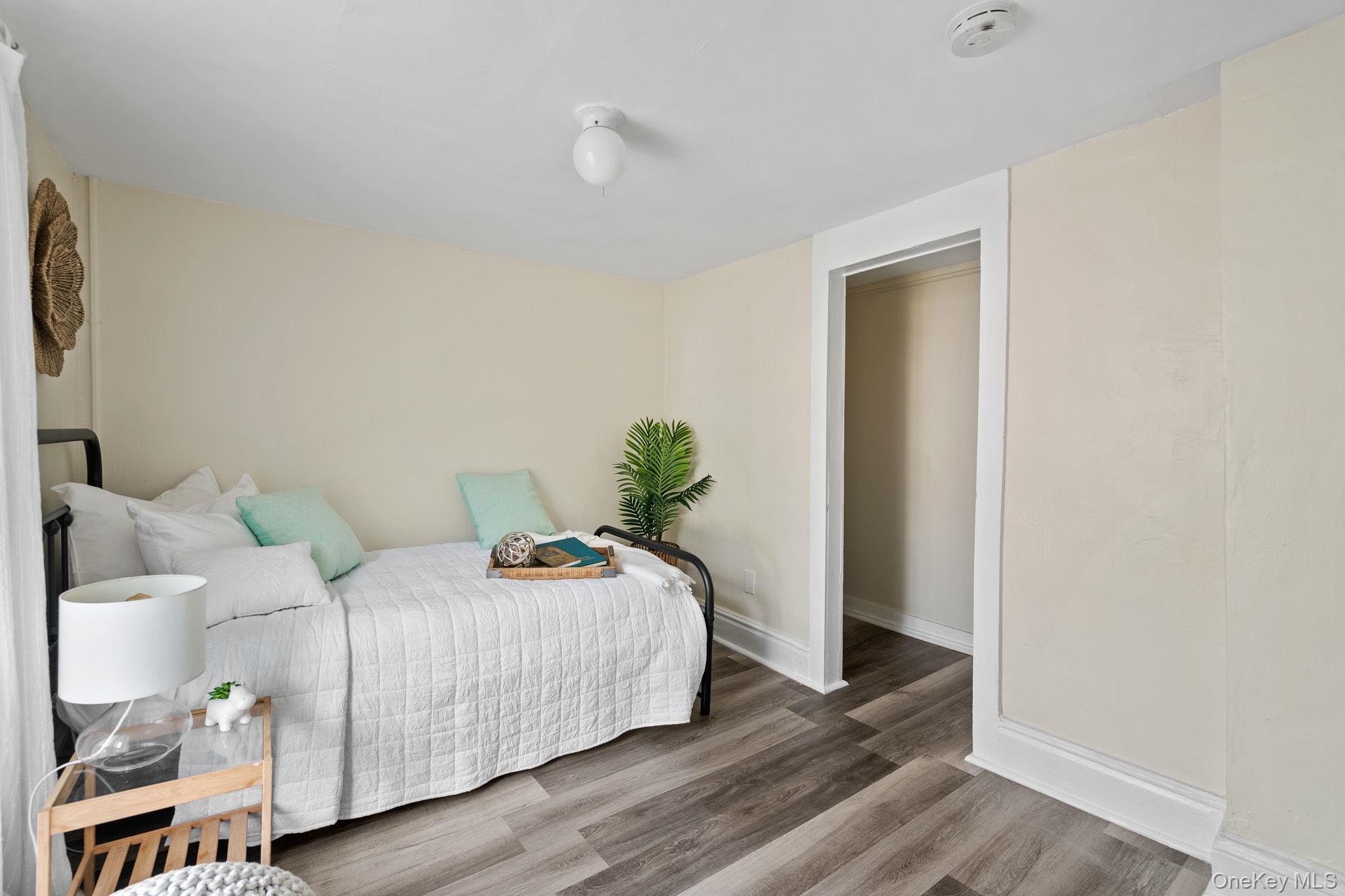 8 Coldenham Road, Walden, NY 12586