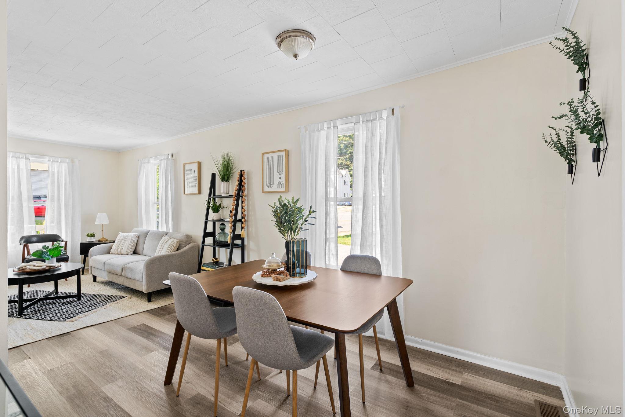 8 Coldenham Road, Walden, NY 12586