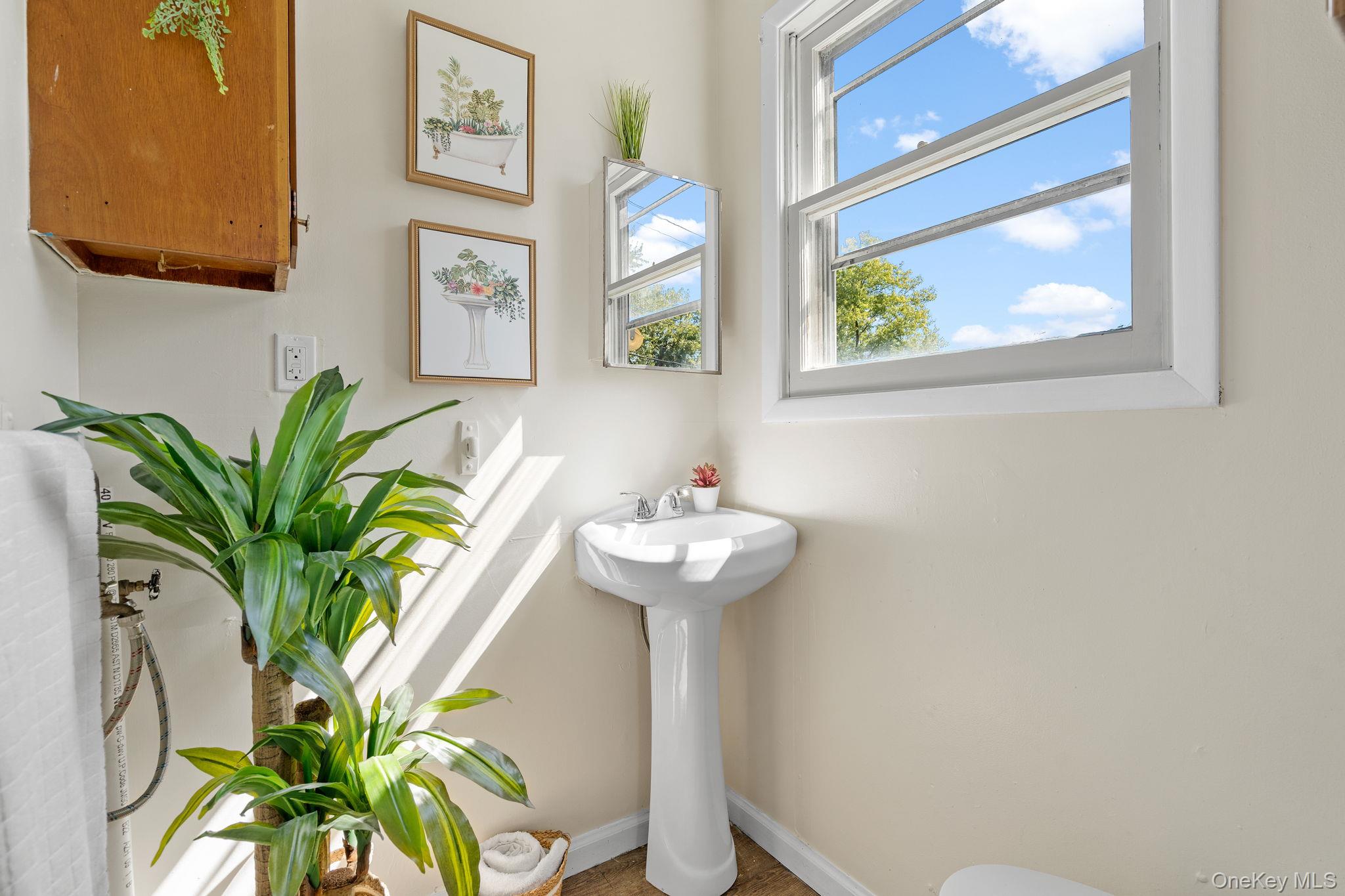 8 Coldenham Road, Walden, NY 12586