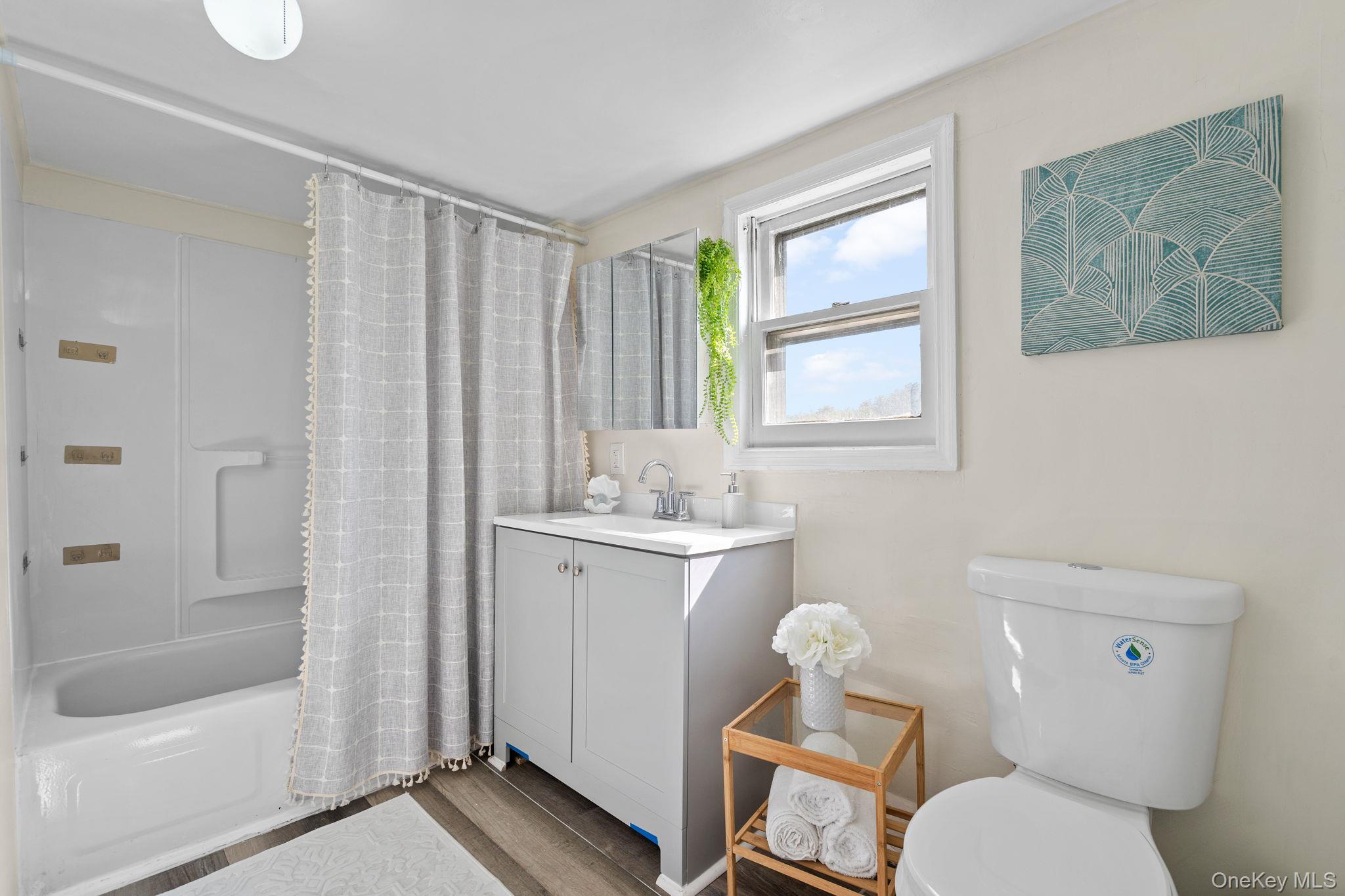 8 Coldenham Road, Walden, NY 12586