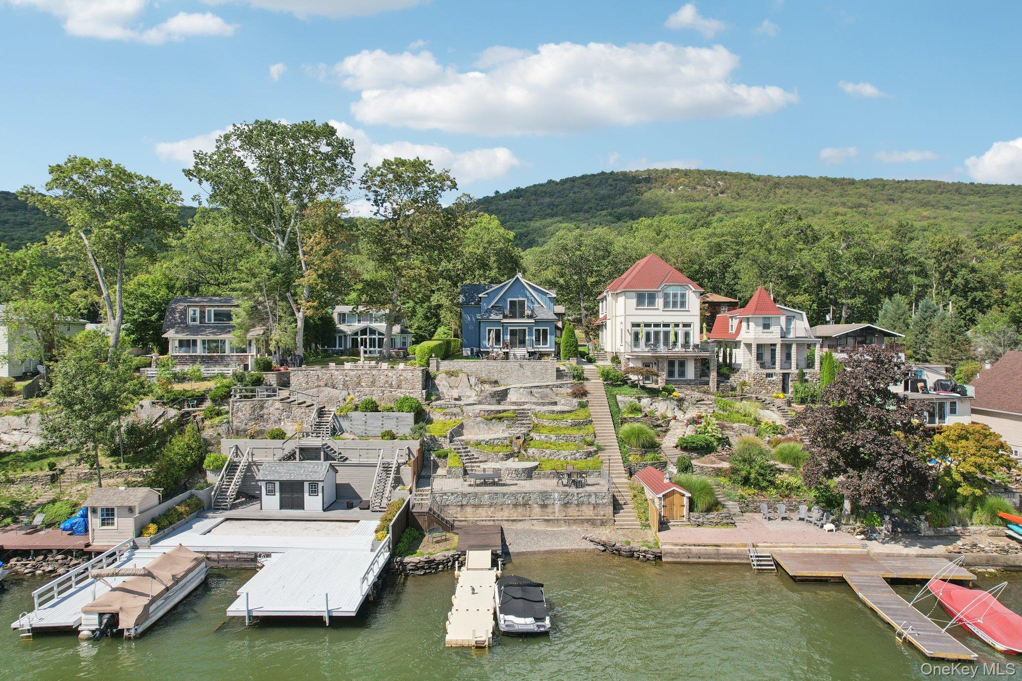 14 Woodlands Terrace, Greenwood Lake, NY 10925