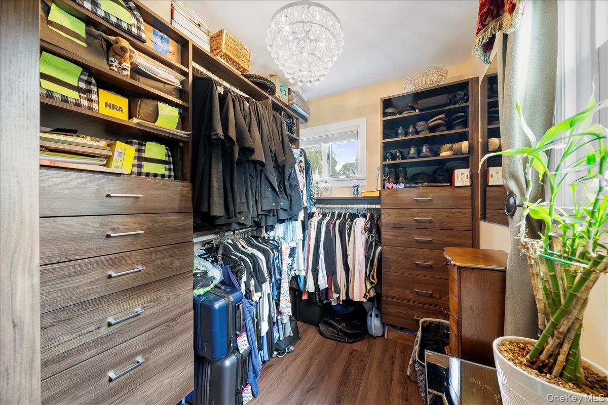 27 Bieselin Road, Bellport Village, NY 11713