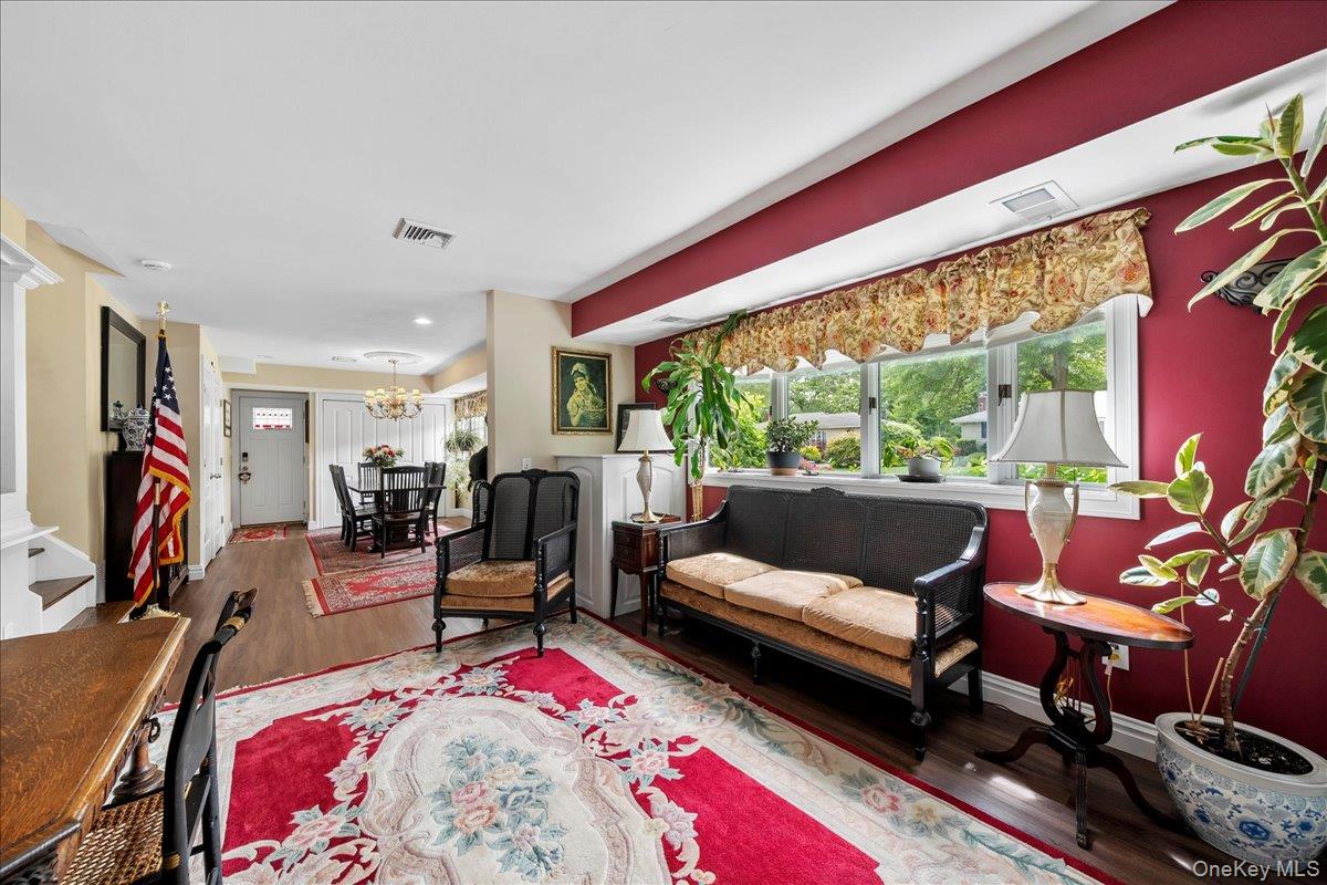 27 Bieselin Road, Bellport Village, NY 11713