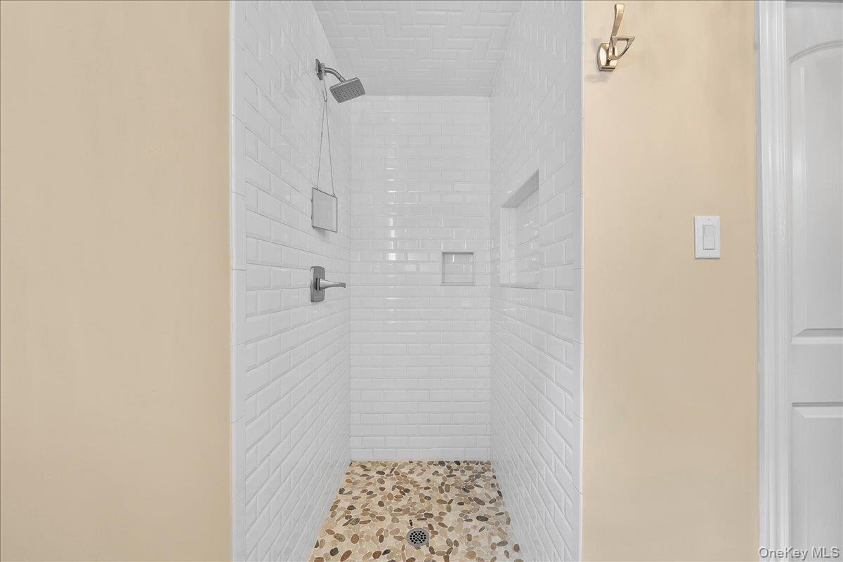 27 Bieselin Road, Bellport Village, NY 11713