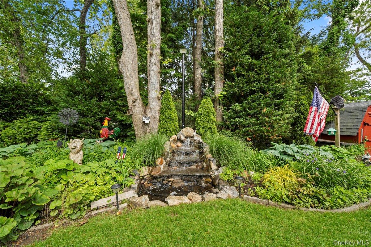 27 Bieselin Road, Bellport Village, NY 11713