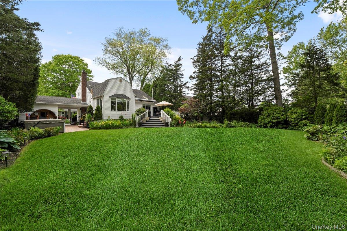 27 Bieselin Road, Bellport Village, NY 11713