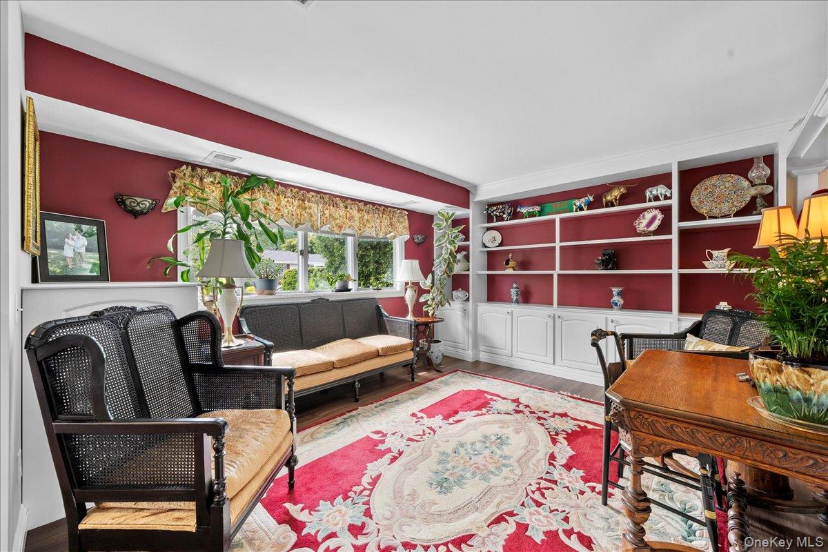 27 Bieselin Road, Bellport Village, NY 11713